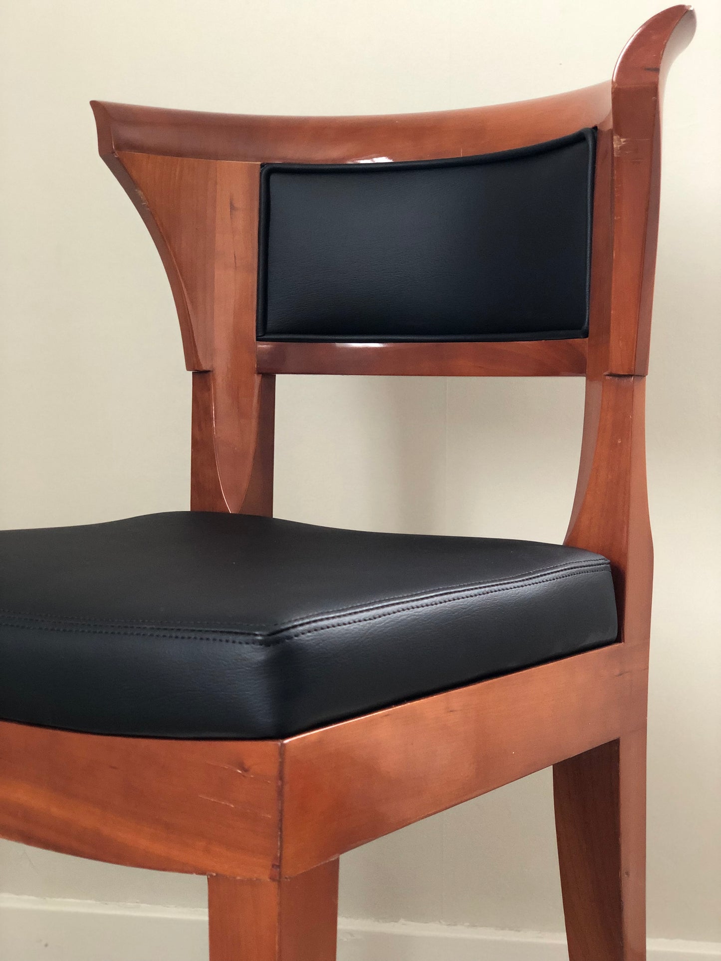 A Pair of 4 Giorgetti Cherry Wood Dining Chairs Model Sella Media by Leon Krier 1991