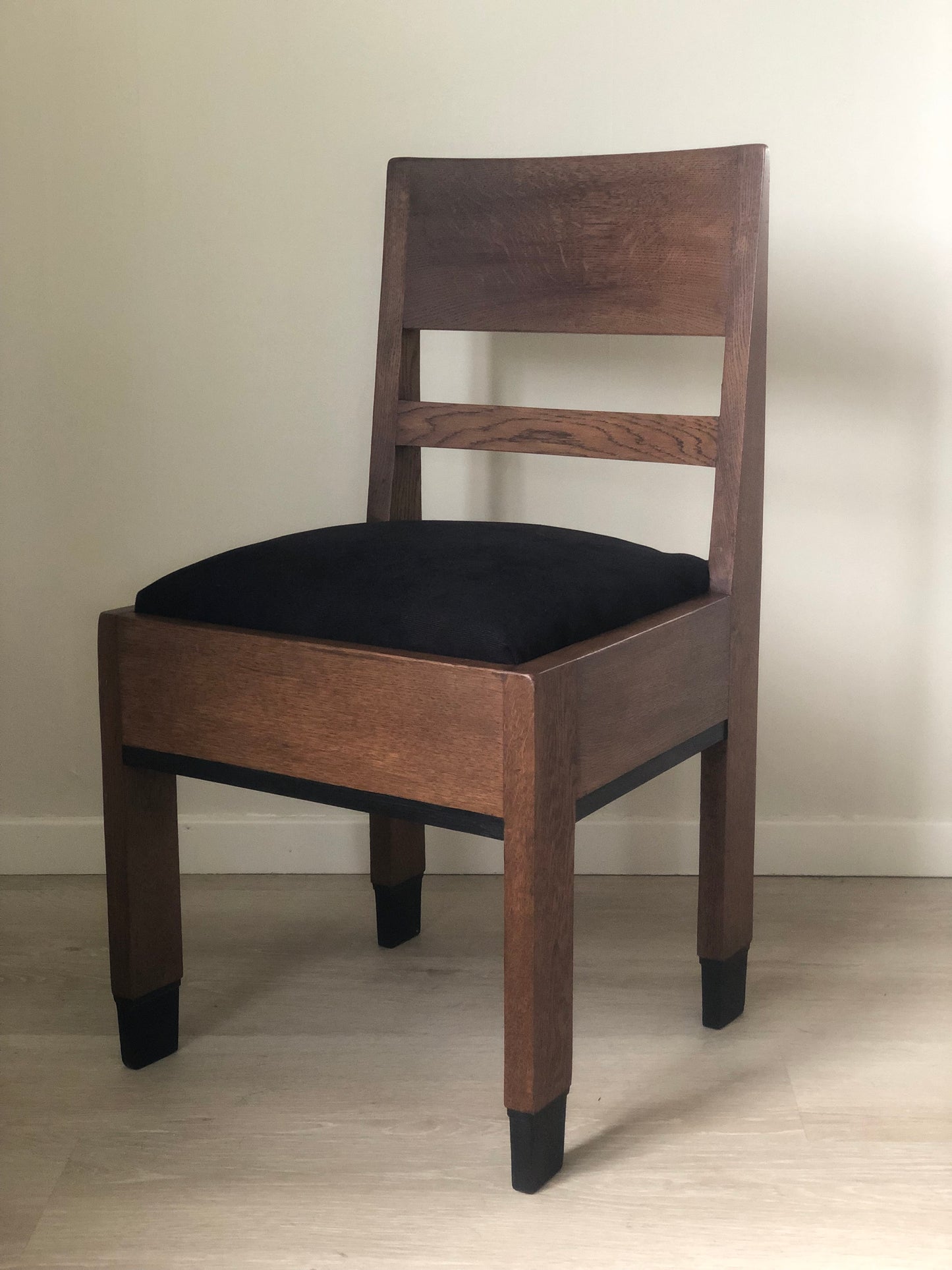 Pair of Oak Art Deco “Haagse School” Chair By H. Fels For L.O.V. Oosterbeek 1920s
