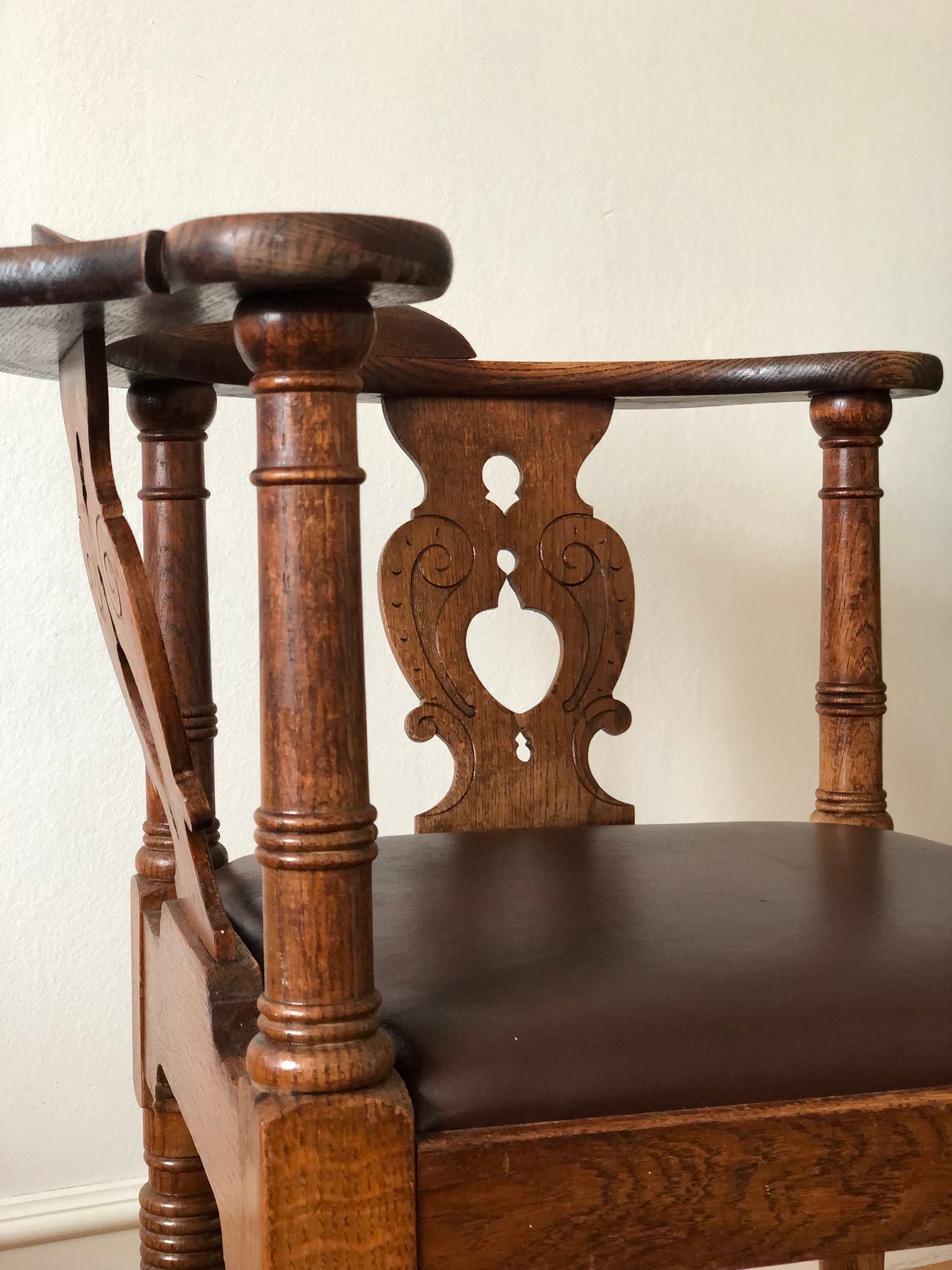 Antique Oak Corner Chair by Rud Rasmussen, Copenhagen Denmark Early 20th Century