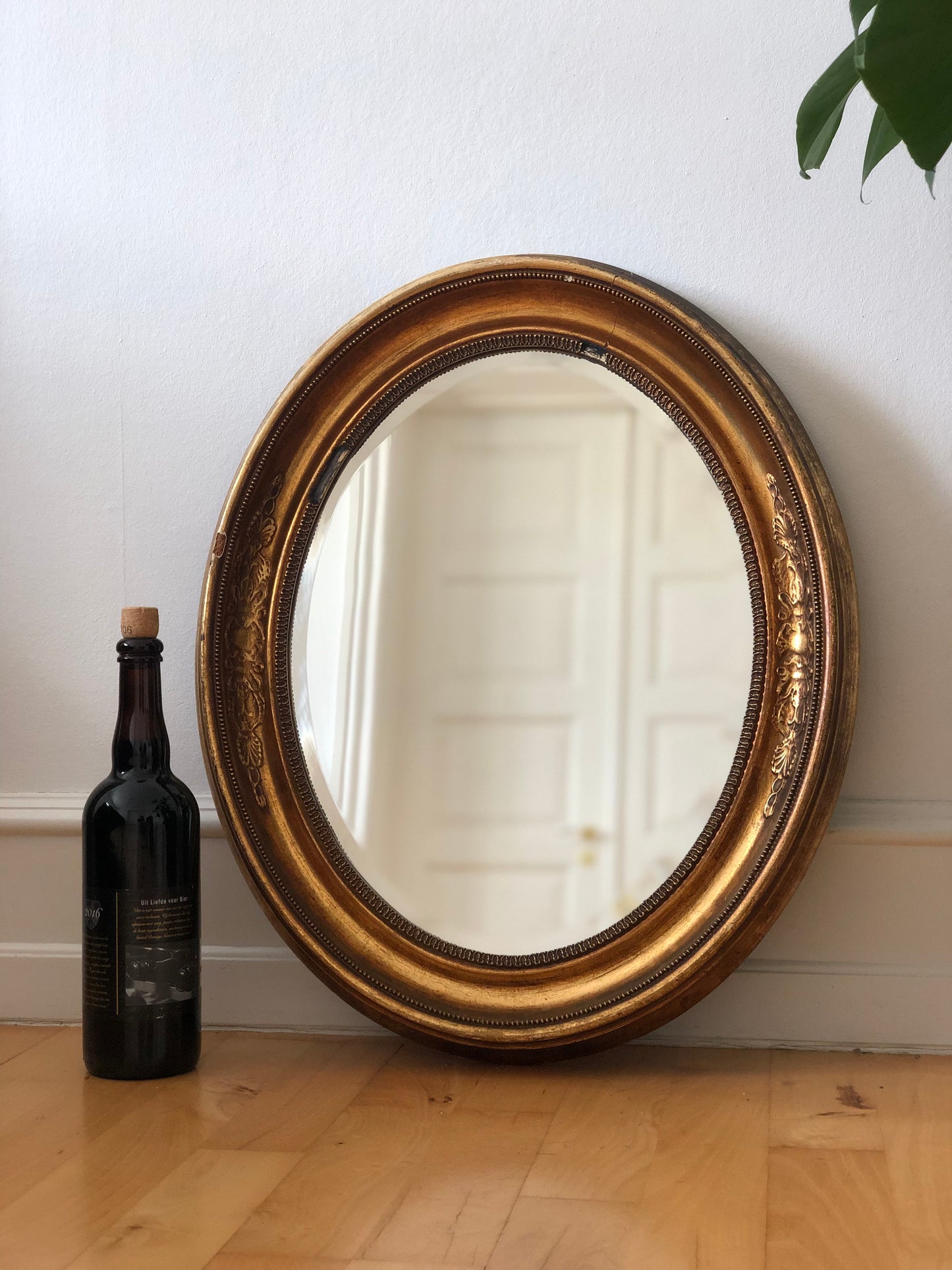 Antique Oval Giltwood Mirror France Late 19th Century