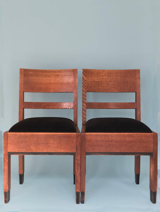 Oak Art Deco “Haagse School” Chairs By H. Fels For L.O.V. Oosterbeek 1920s. Set Of 2