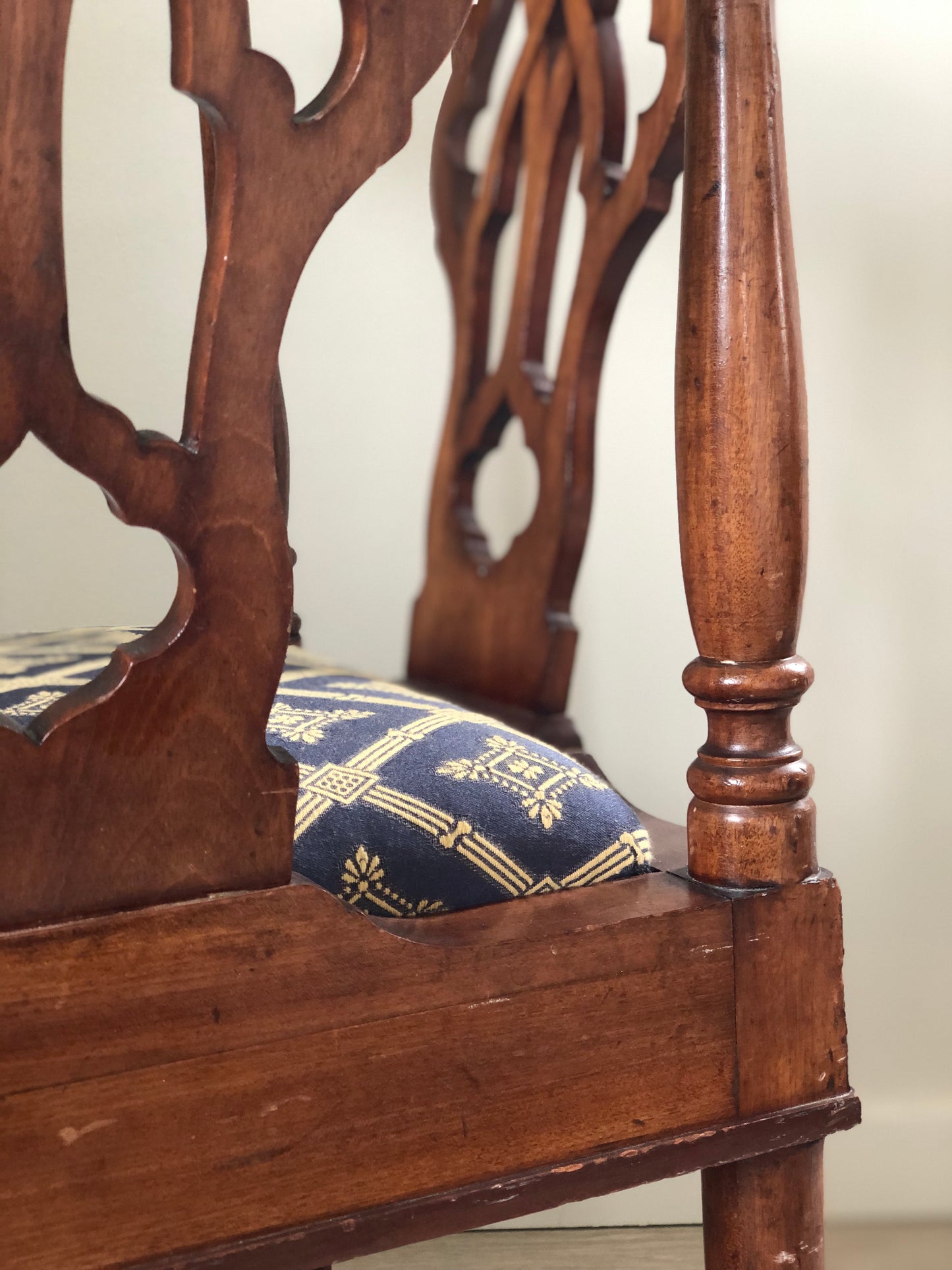 Georgian Mahogany Corner Chair on Casters 19th Century