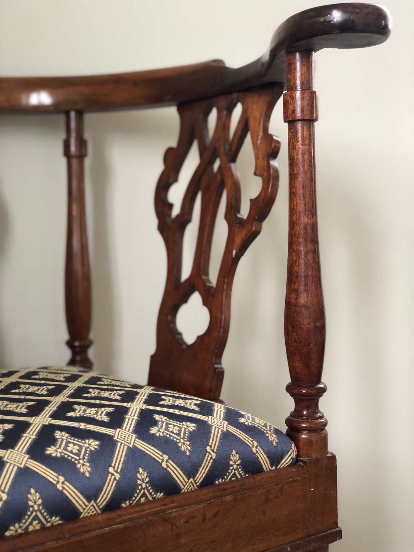 Georgian Mahogany Corner Chair on Casters 19th Century