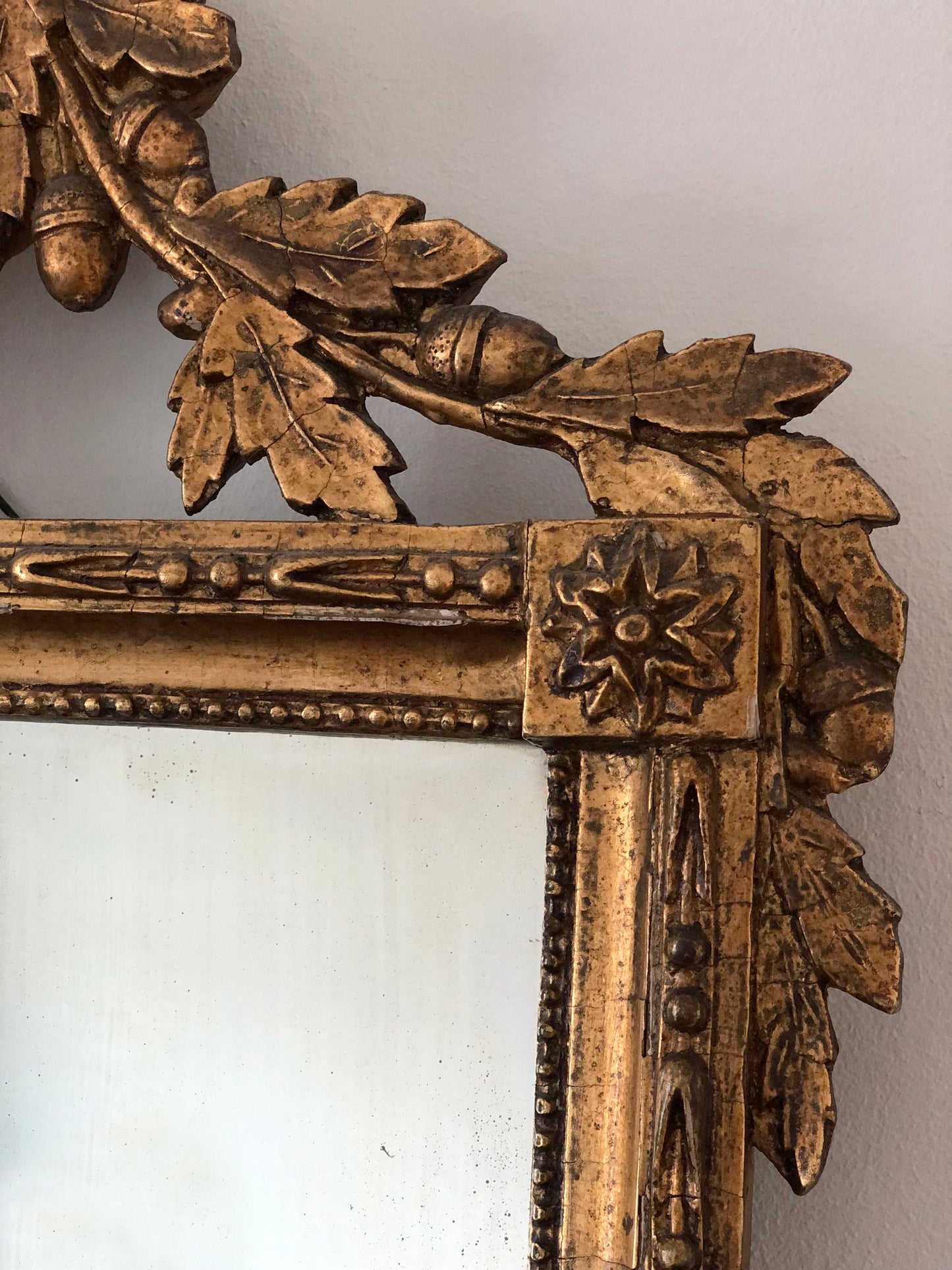 18th Century Dutch Giltwood Louis XVI Carved Mirror with Verre églomisé