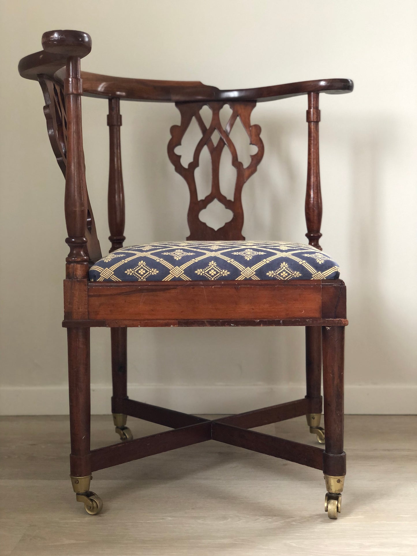 Georgian Mahogany Corner Chair on Casters 19th Century