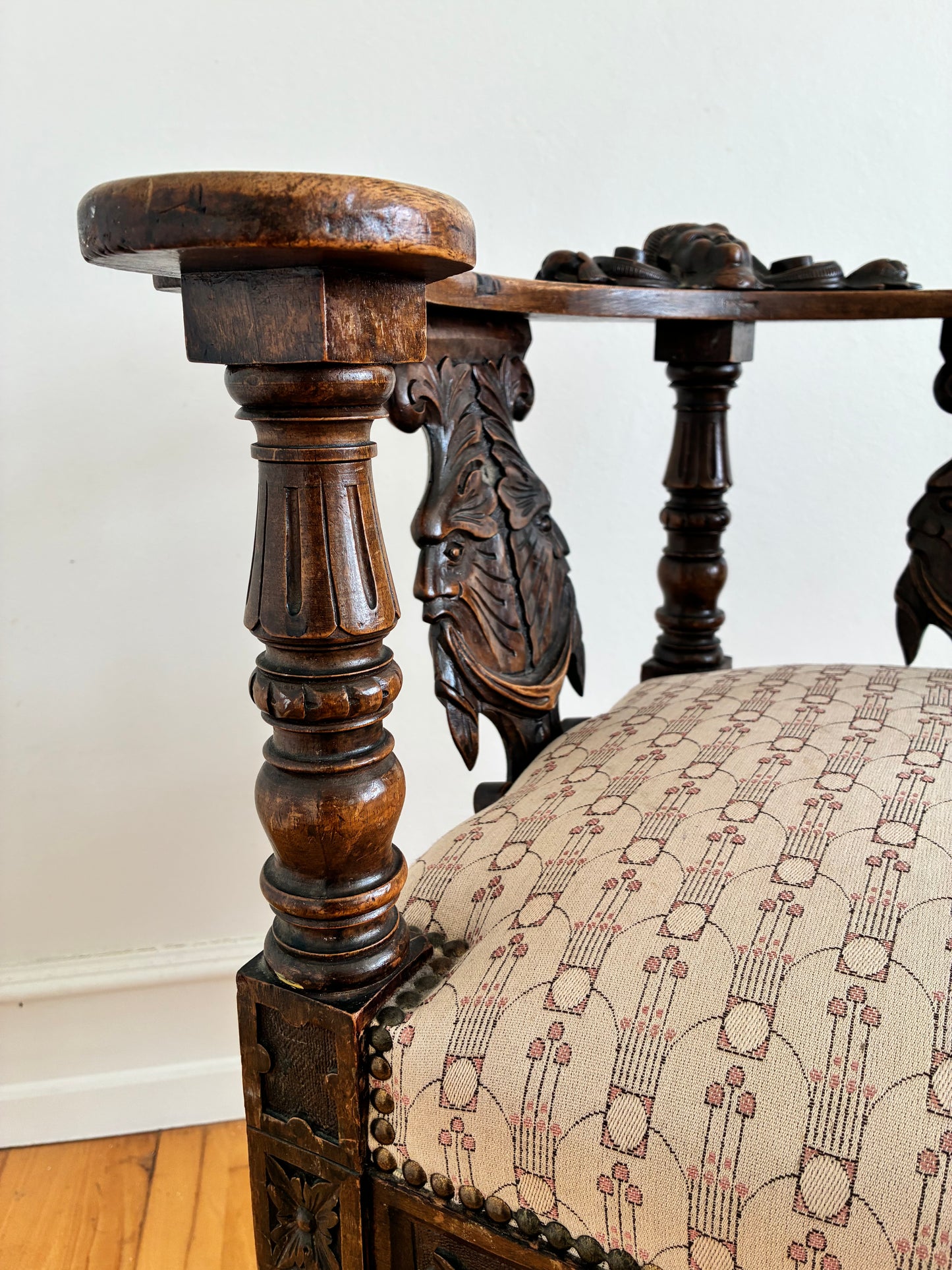 Antique English Victorian Corner Chair, Late 19th Century
