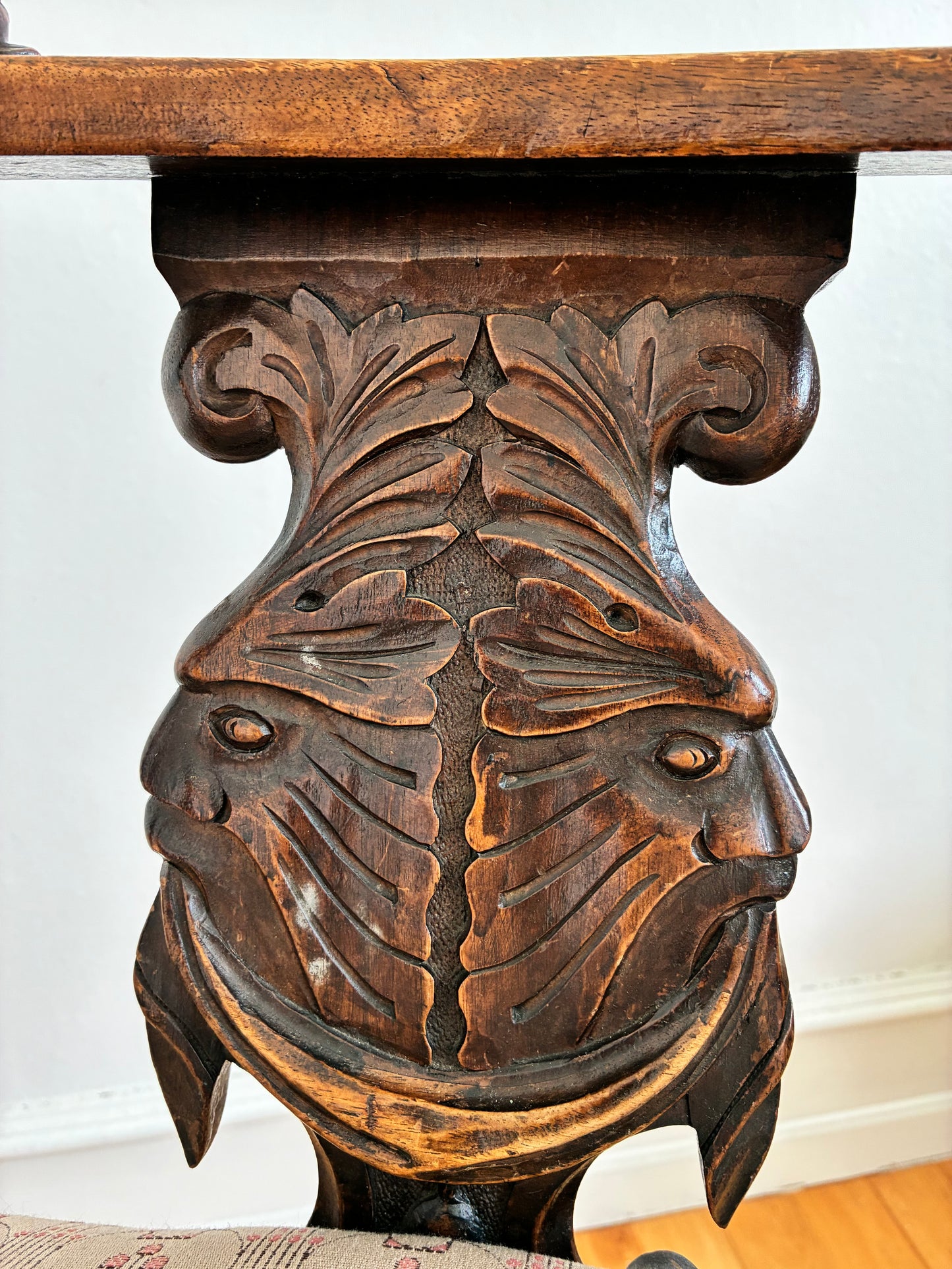 Antique English Victorian Corner Chair, Late 19th Century