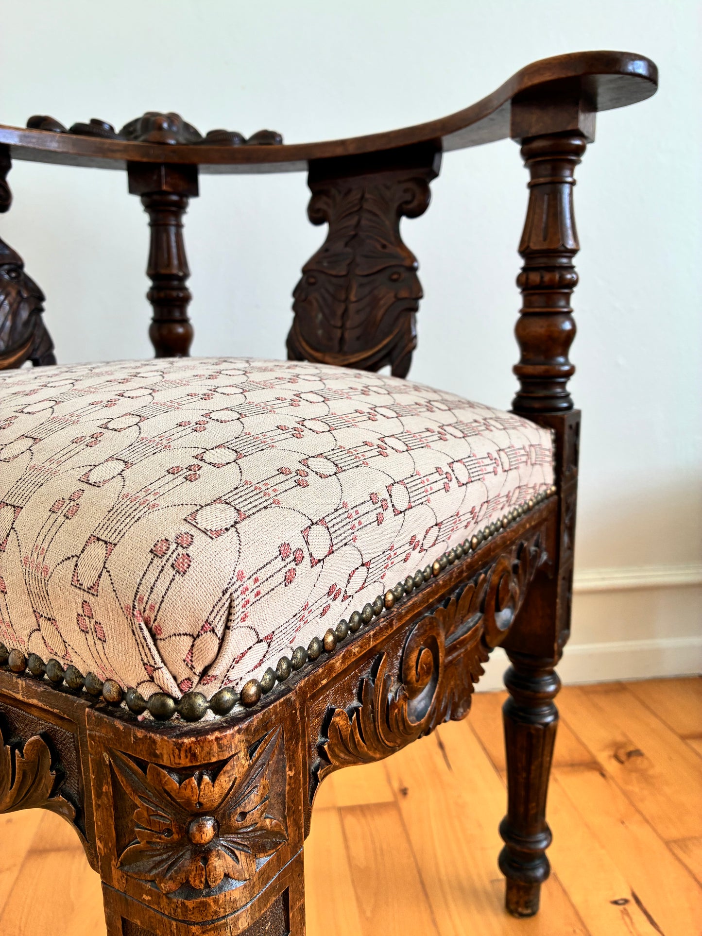 Antique English Victorian Corner Chair, Late 19th Century