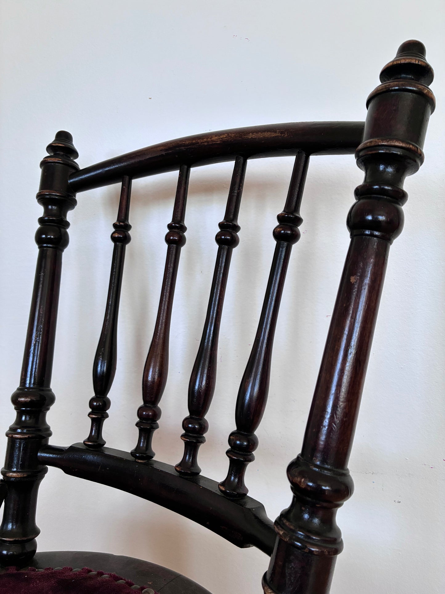 Antique English Victorian Spindle-Back Chair