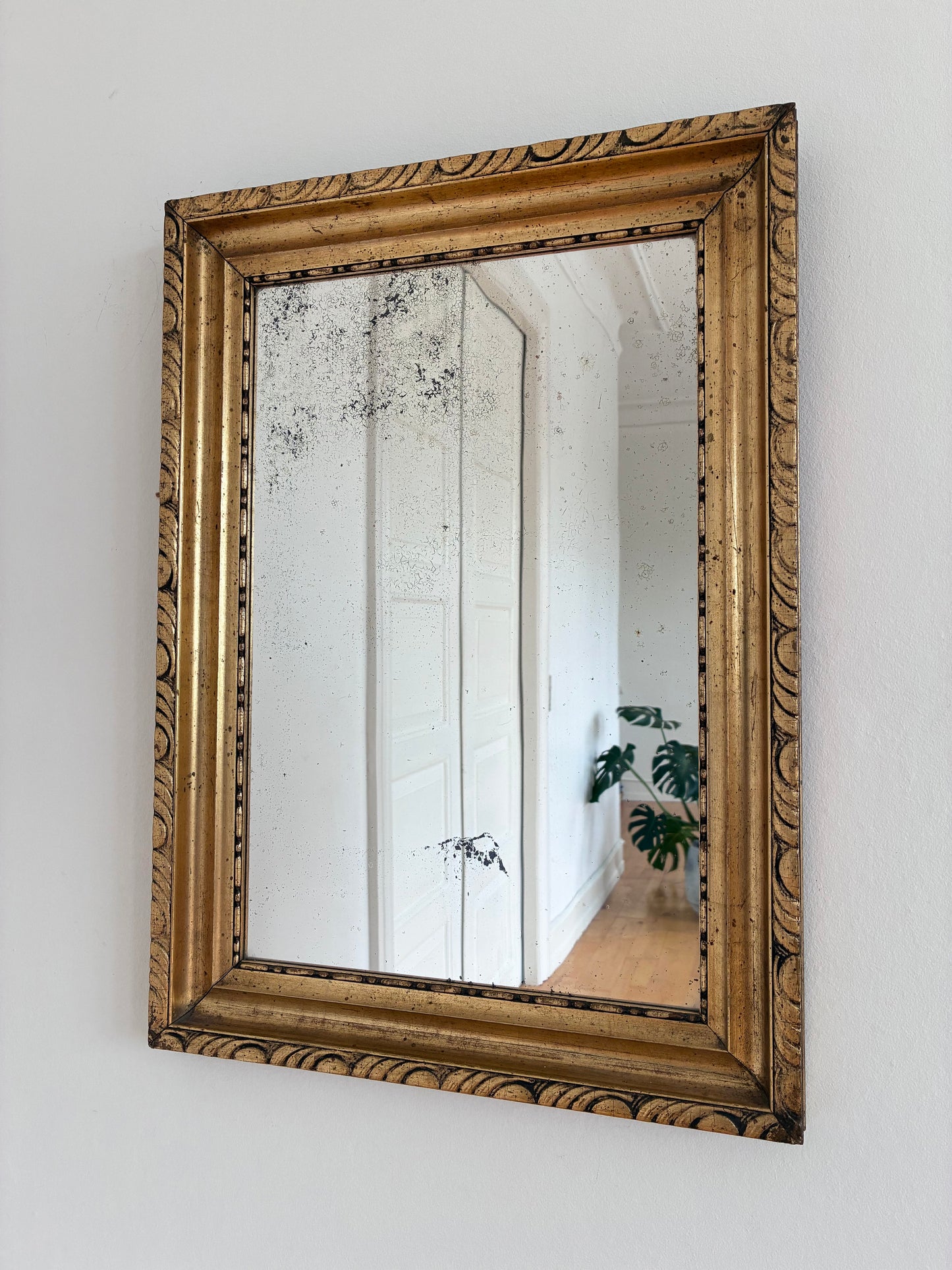 Antique Giltwood Wall Mirror in Gold