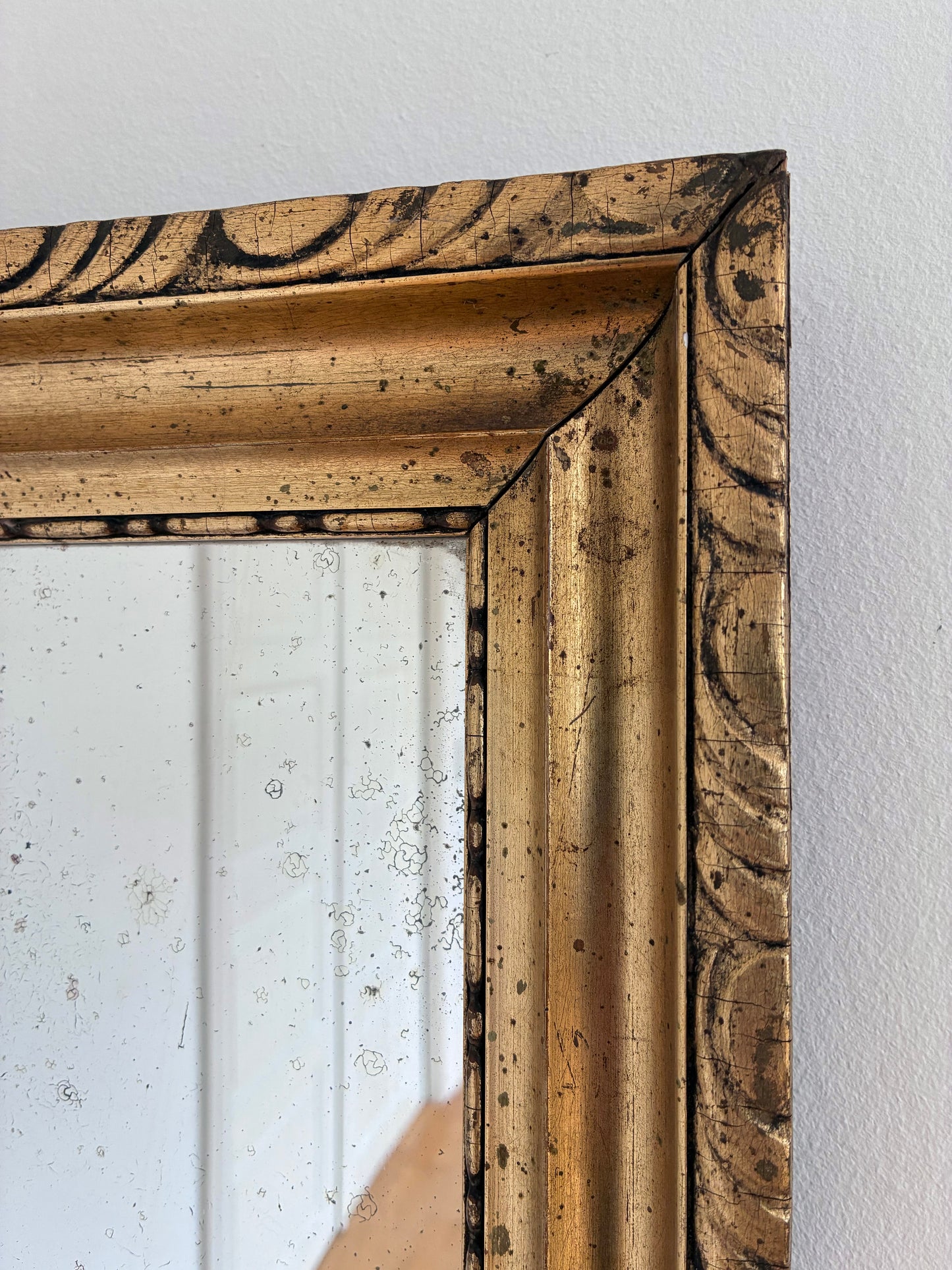 Antique Giltwood Wall Mirror in Gold