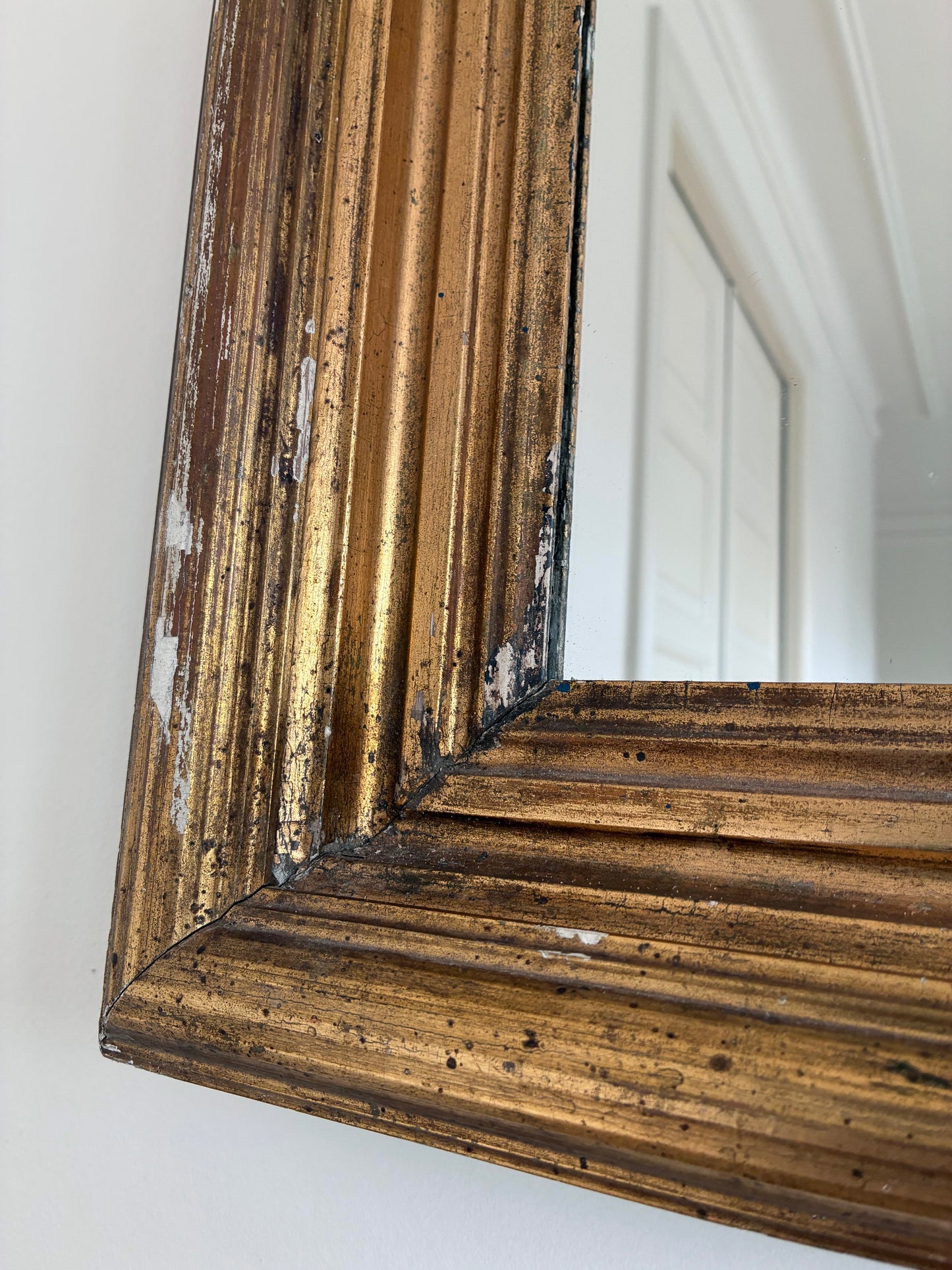 Antique Giltwood Wall Mirror in Gold
