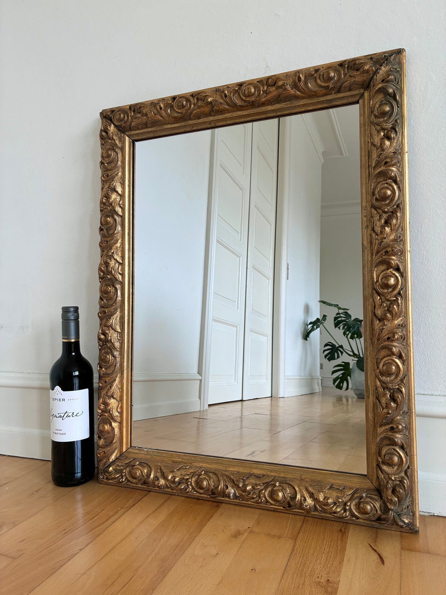 Antique Giltwood Wall Mirror in Gold