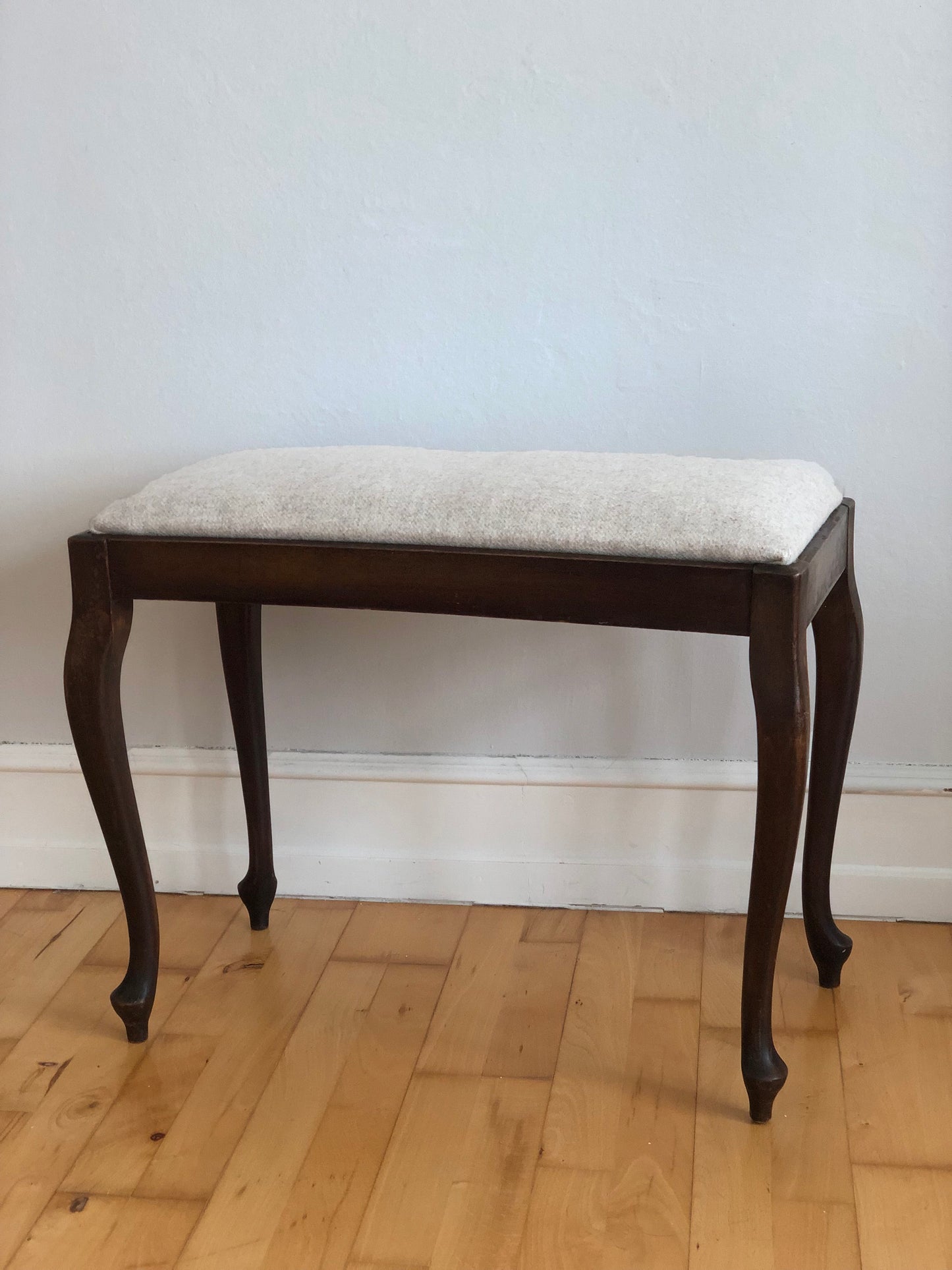 Antique Louis XV Style Entryway Bench – Dutch, Early 20th Century