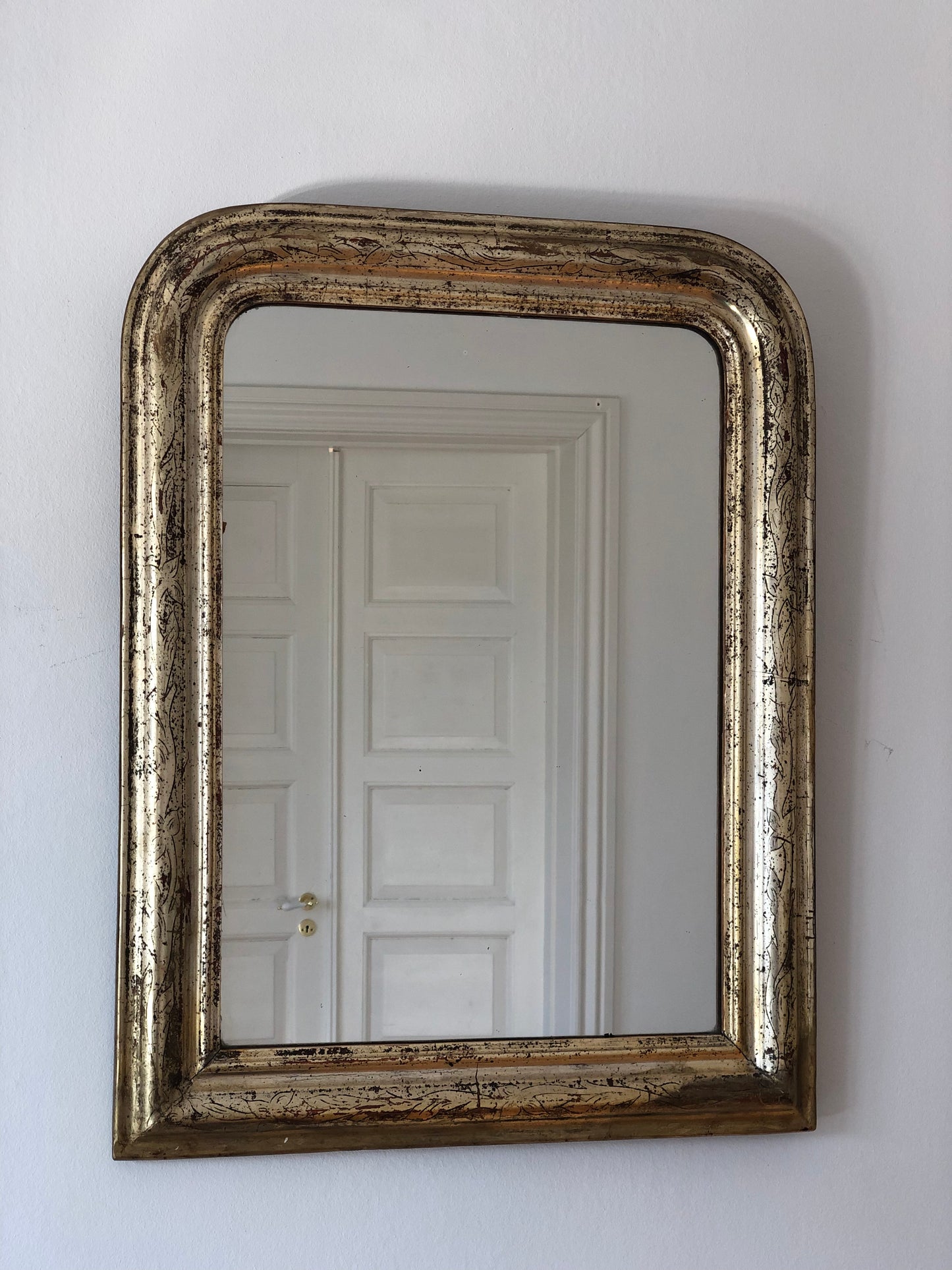 High Quality Antique Louis Philippe Giltwood Mirror France Late 19th Century