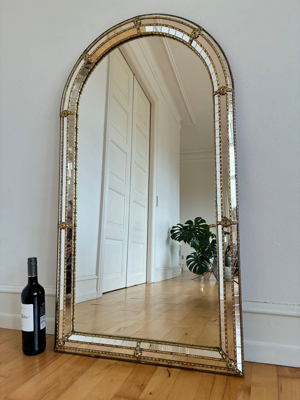 Large Vintage Spanish Venetian-Style Wall Mirror, Brass, 1980s Hollywood Regency
