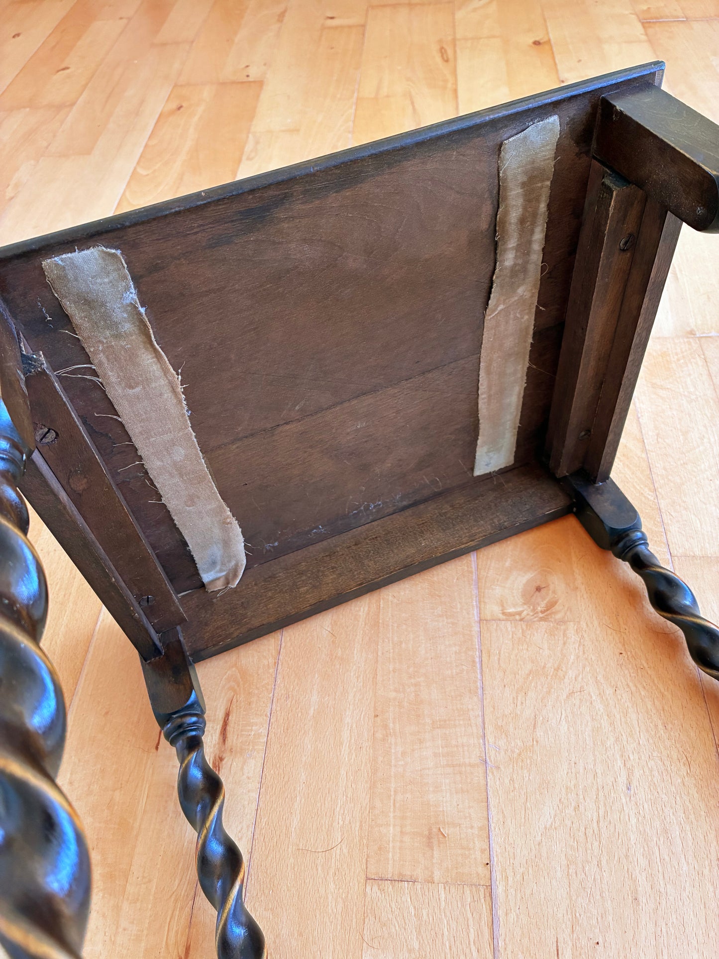 Vintage Set of 3 Barley Twist Walnut Nesting Side Tables, English 1940s
