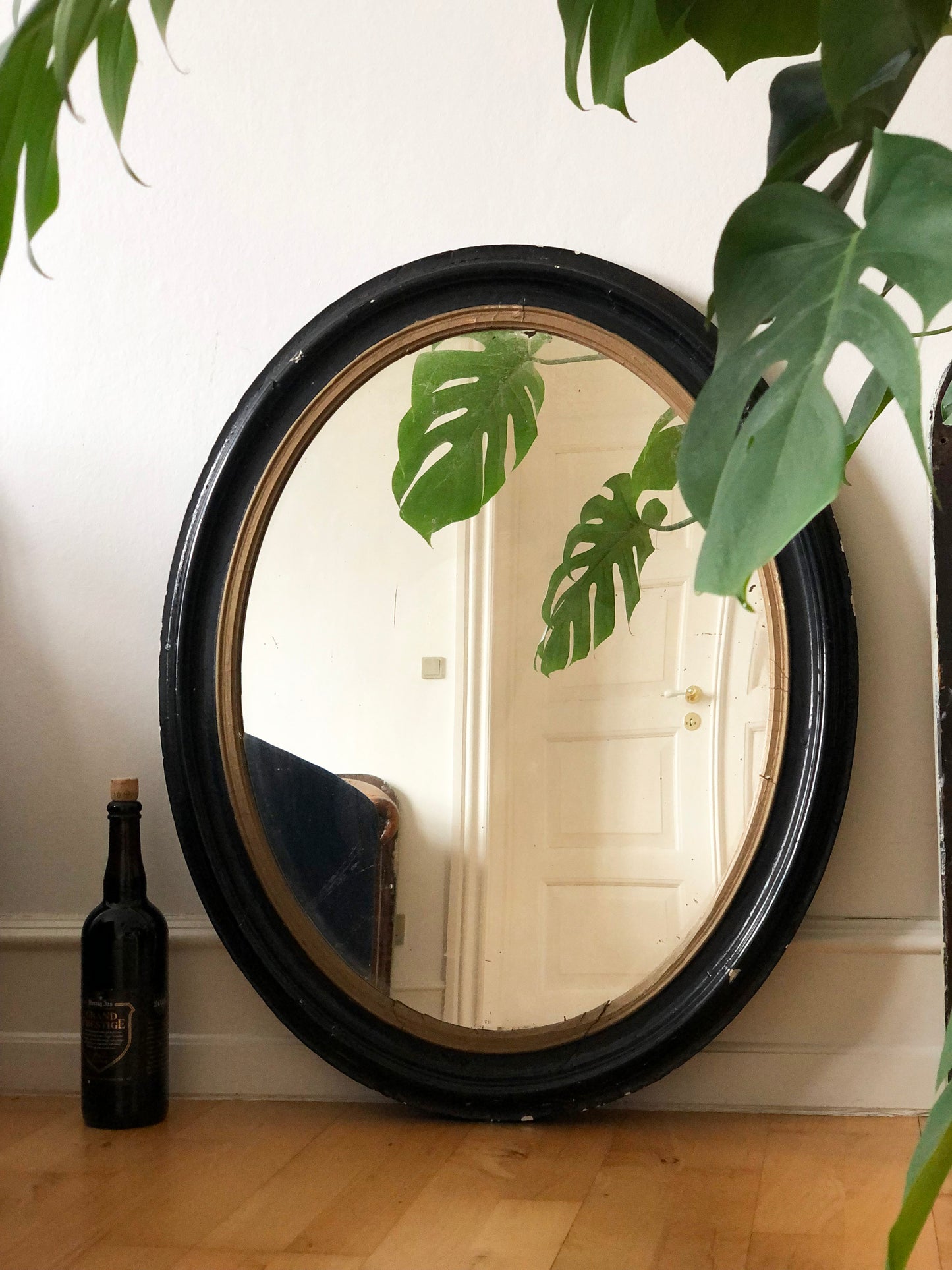 Large Antique French Louis Philippe Oval  Mirror – Black and Gold, Late 19th Century