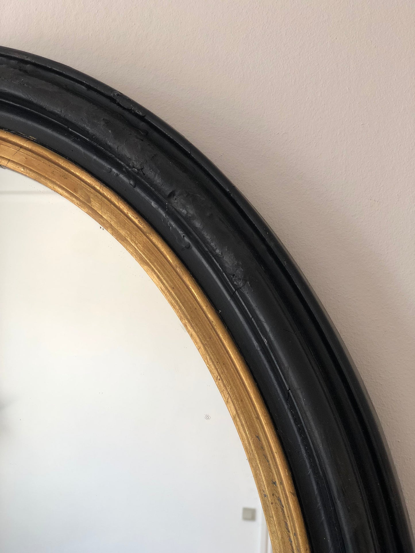 Large Antique Louis Philippe French Oval Mirror in Black and Gold, Late 19th Century