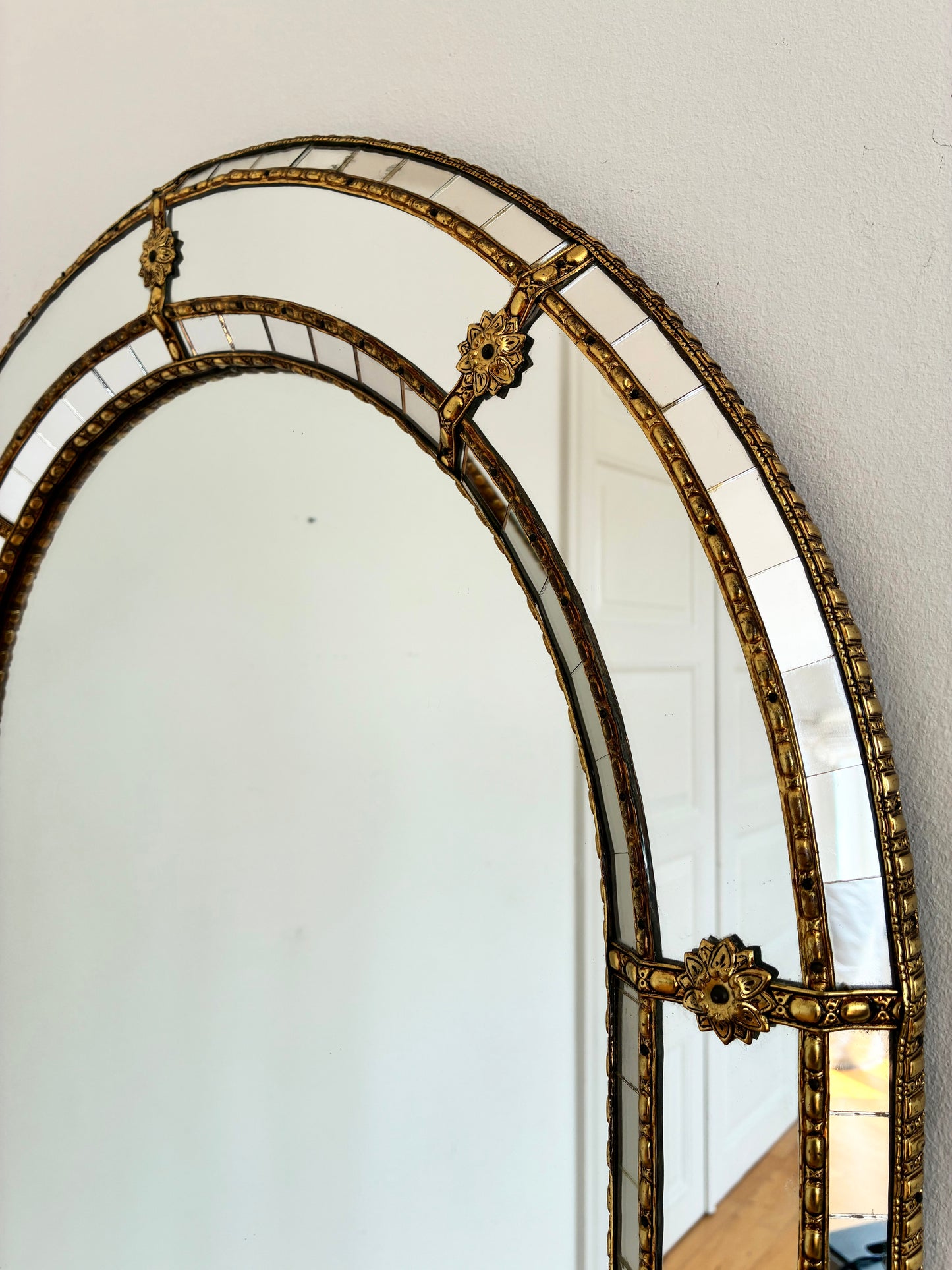 Large Vintage Spanish Venetian-Style Wall Mirror, Brass, 1980s Hollywood Regency