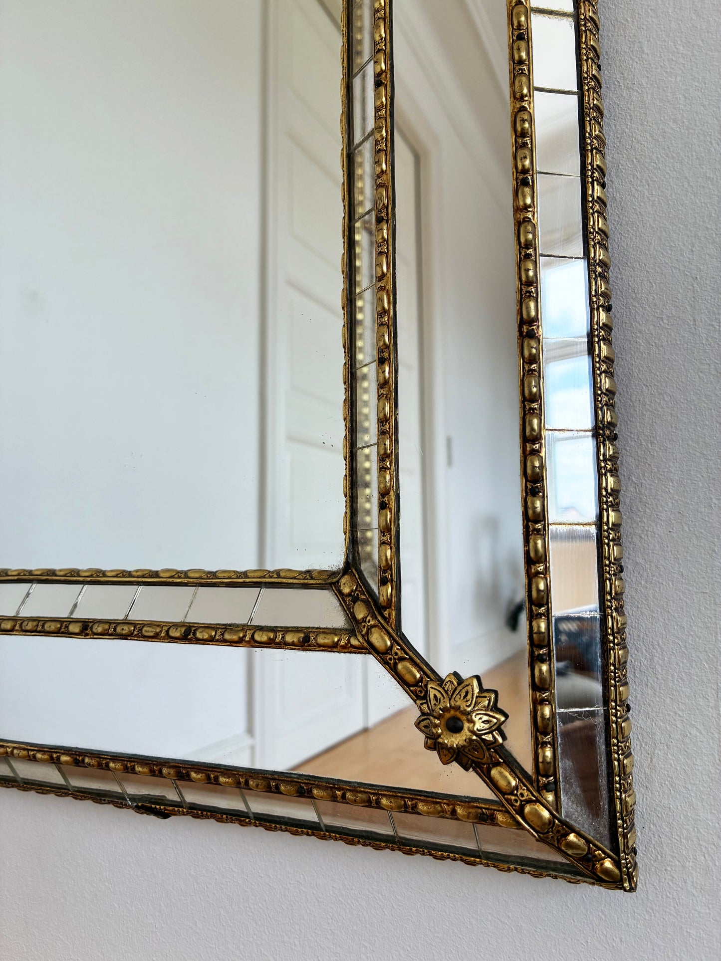 Large Vintage Spanish Venetian-Style Wall Mirror, Brass, 1980s Hollywood Regency