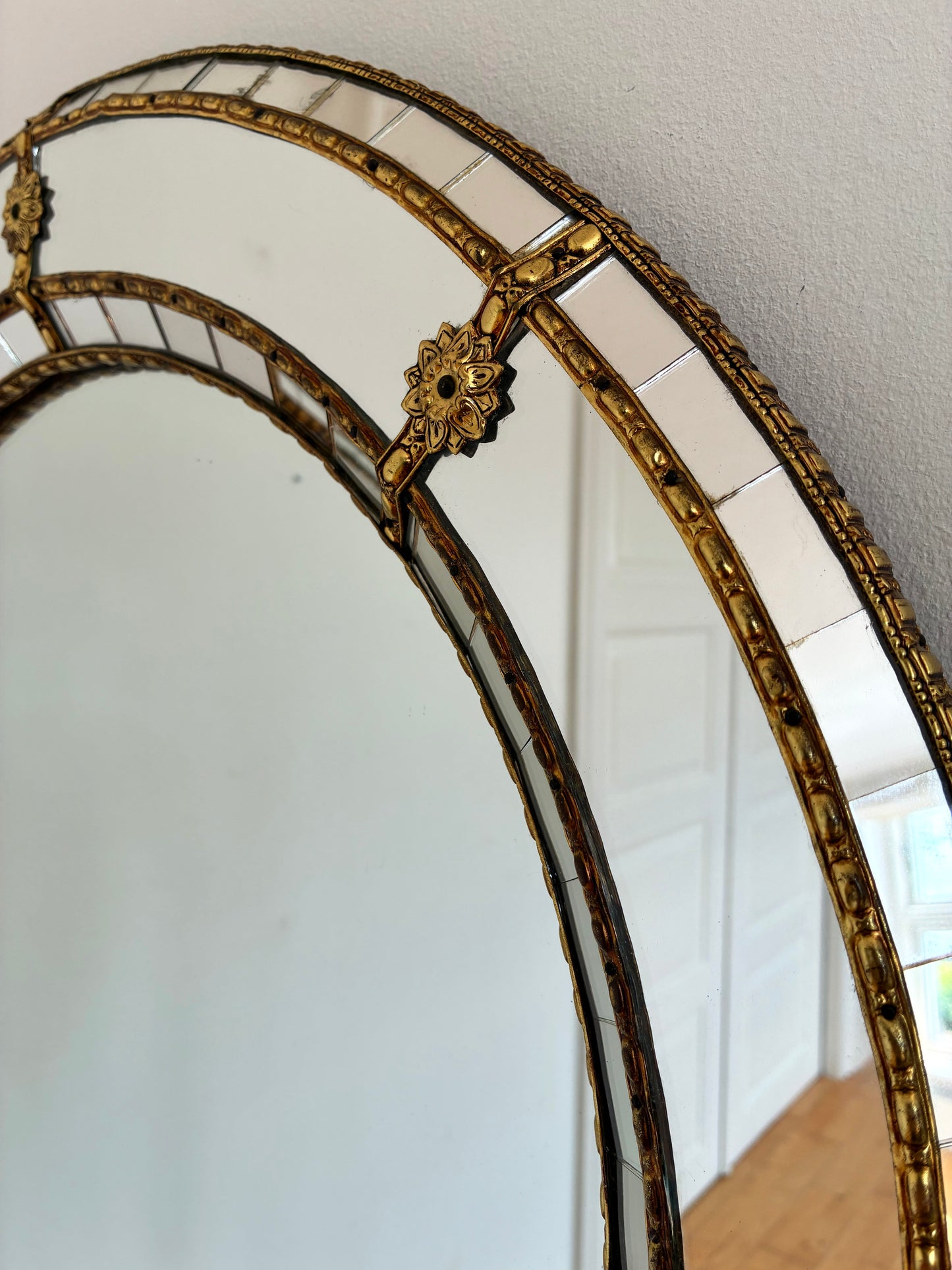 Large Vintage Spanish Venetian-Style Wall Mirror, Brass, 1980s Hollywood Regency