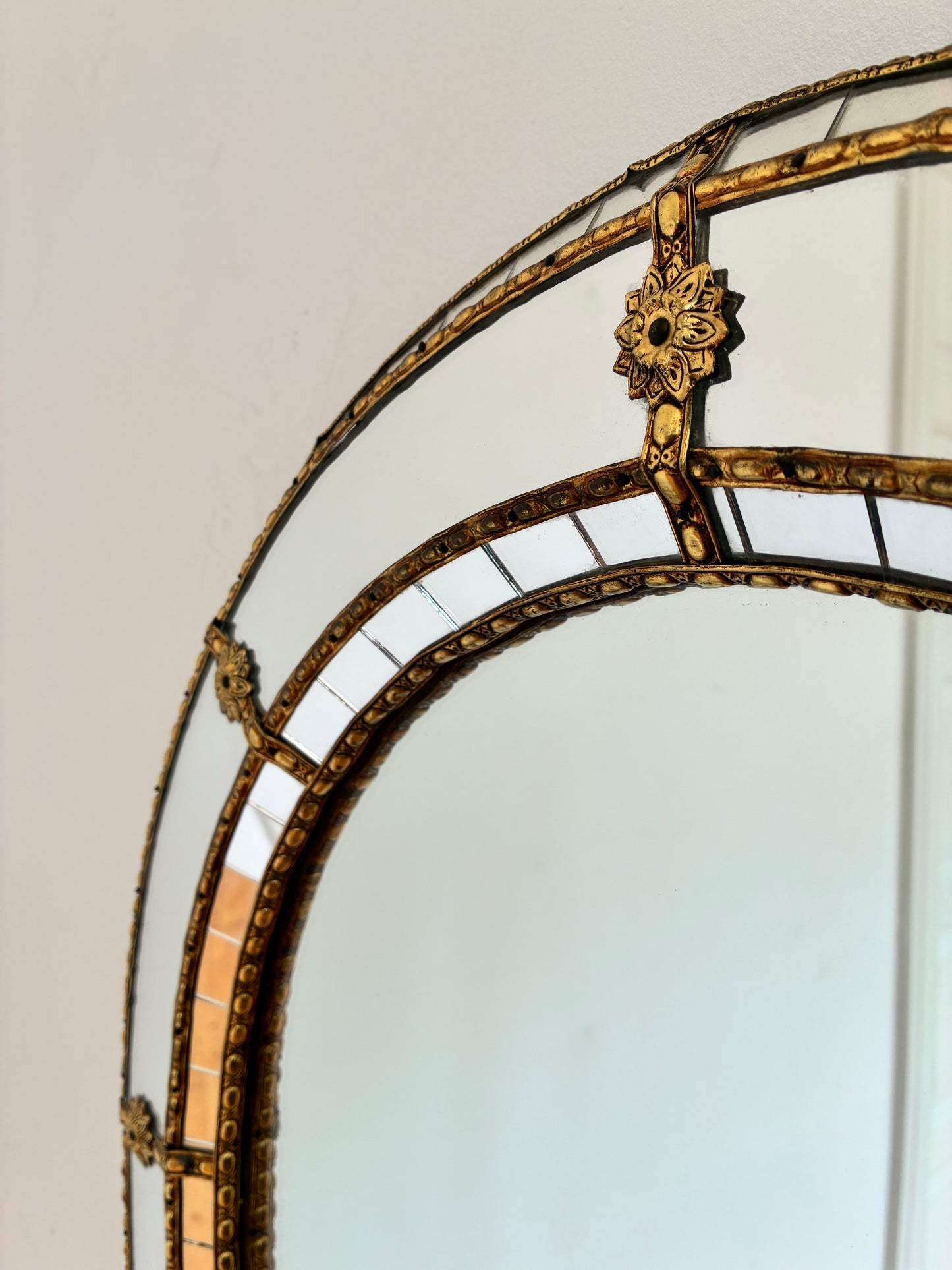 Large Vintage Spanish Venetian-Style Wall Mirror, Brass, 1980s Hollywood Regency