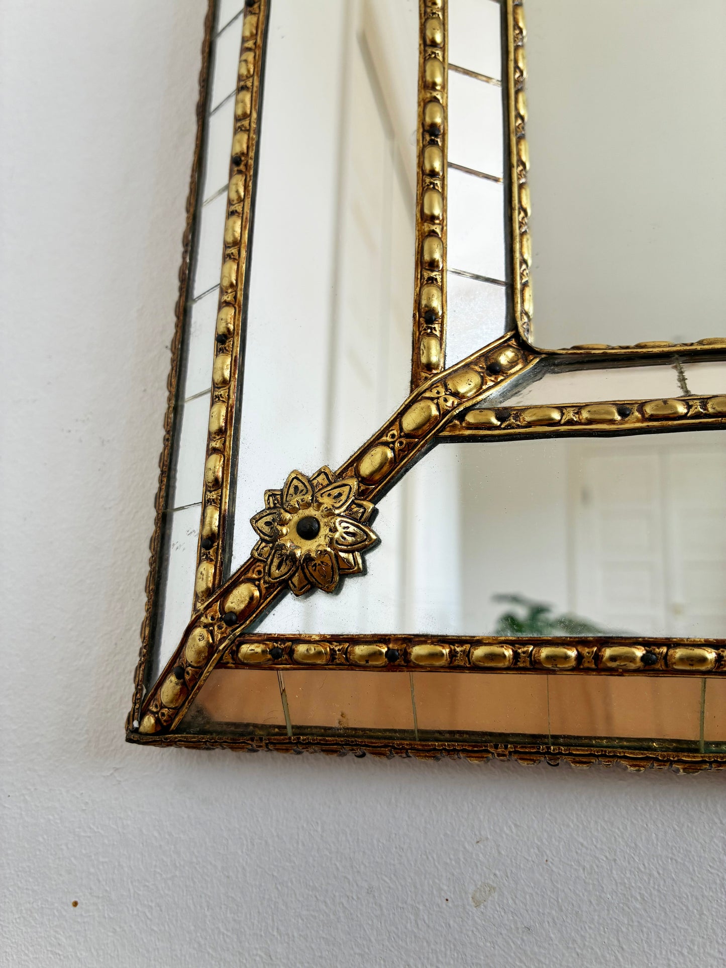 Large Vintage Spanish Venetian-Style Wall Mirror, Brass, 1980s Hollywood Regency