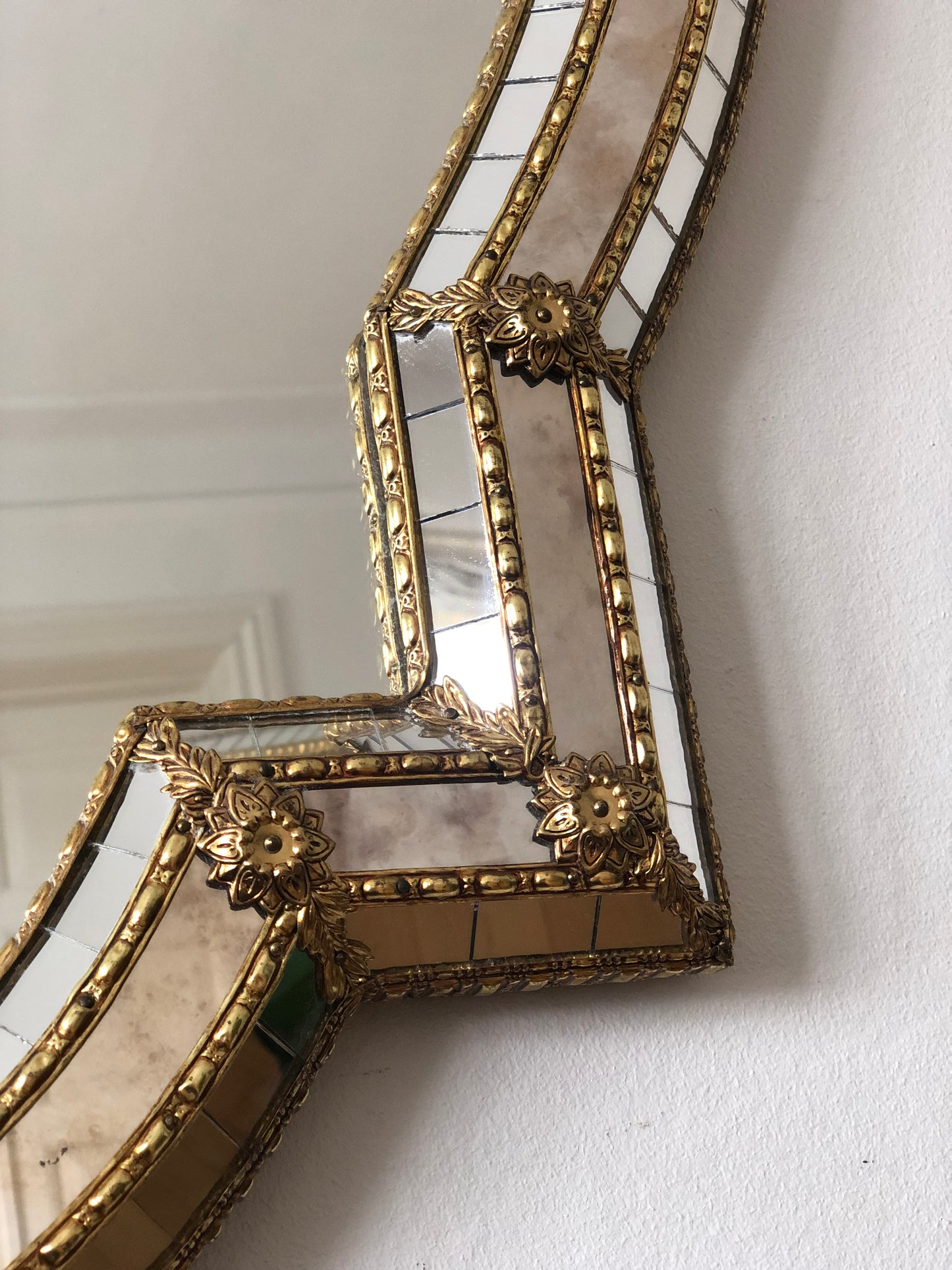 Large Vintage Venetian Brass Cartouche Mirror – Gold Hollywood Regency, Spanish 1980s