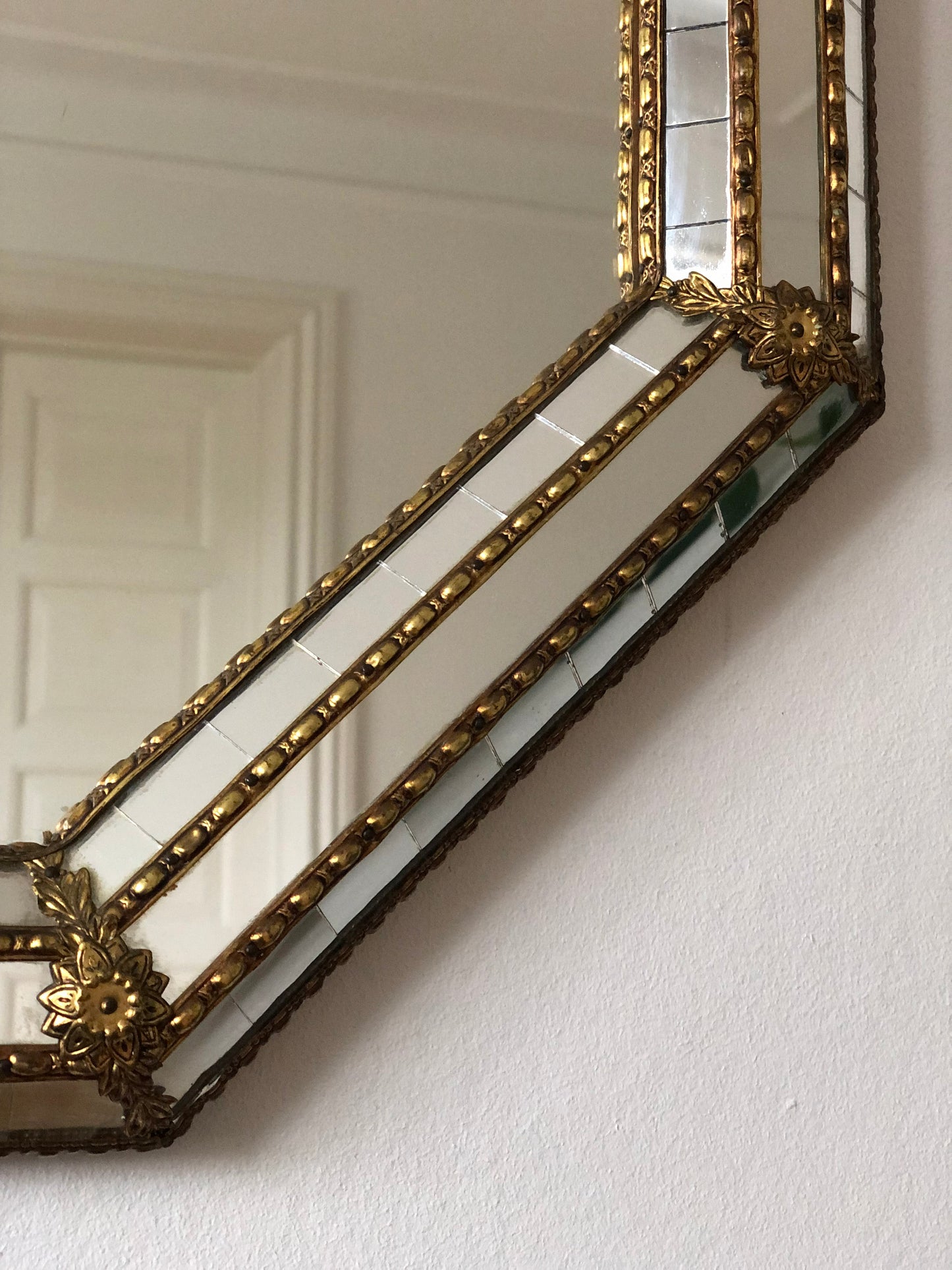 Large Vintage Venetian Octagonal Mirror Hollywood Regency in Gold Spain 1990s