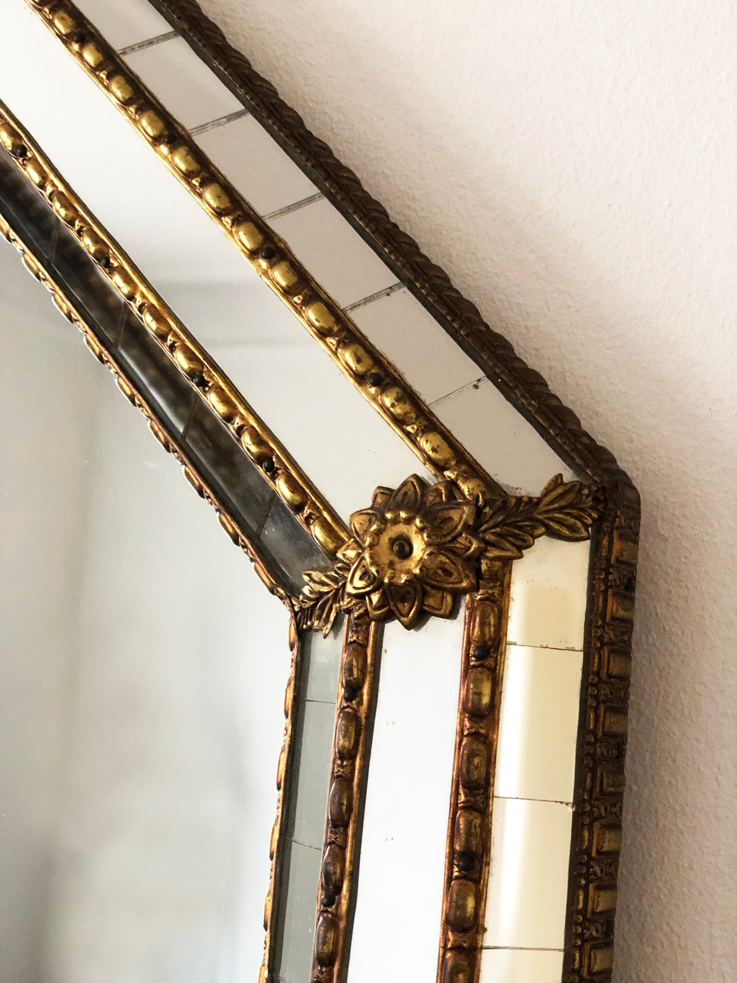 Large Vintage Venetian Octagonal Mirror Hollywood Regency in Gold Spain 1990s