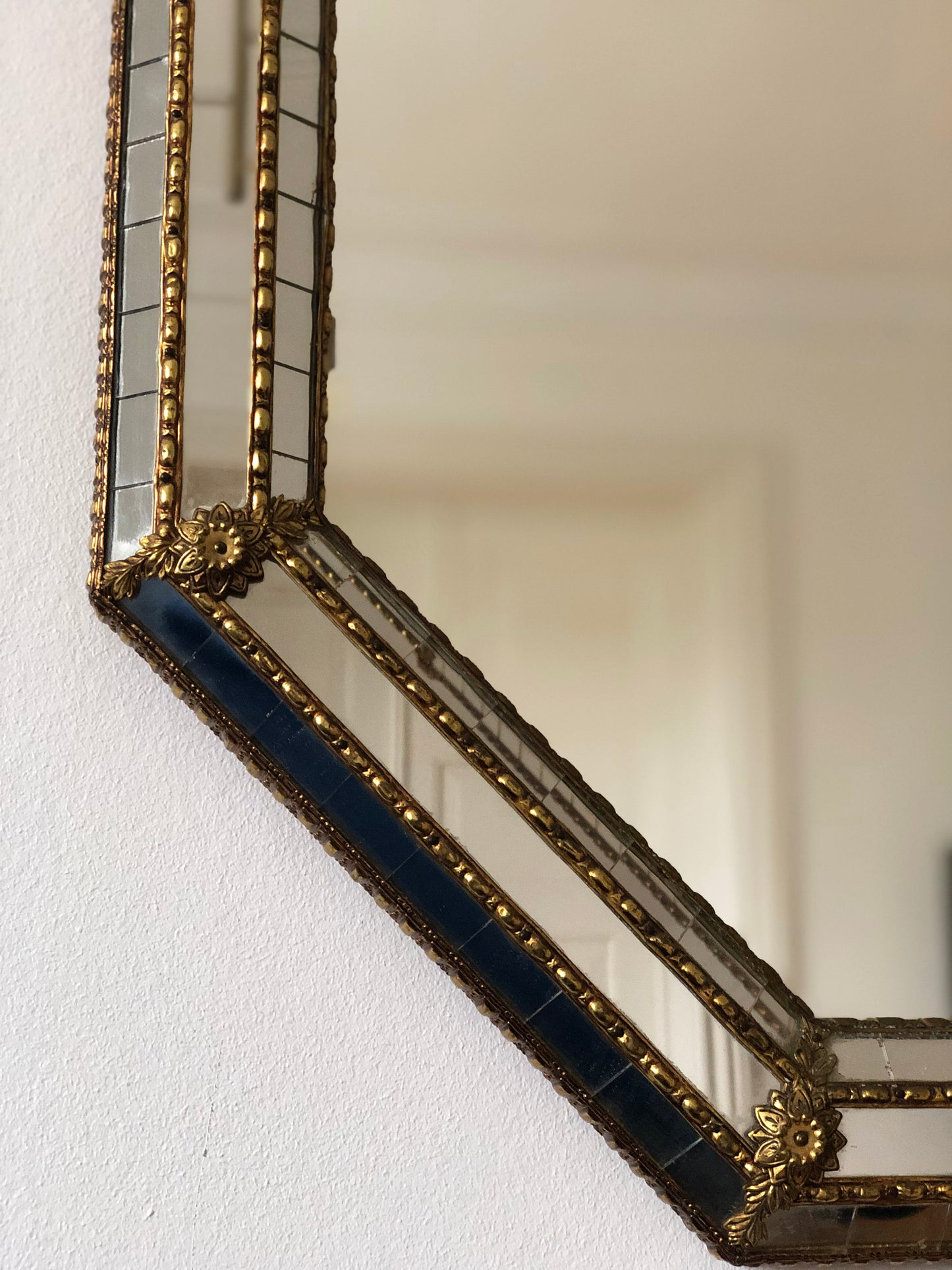 Large Vintage Venetian Octagonal Mirror Hollywood Regency in Gold Spain 1990s