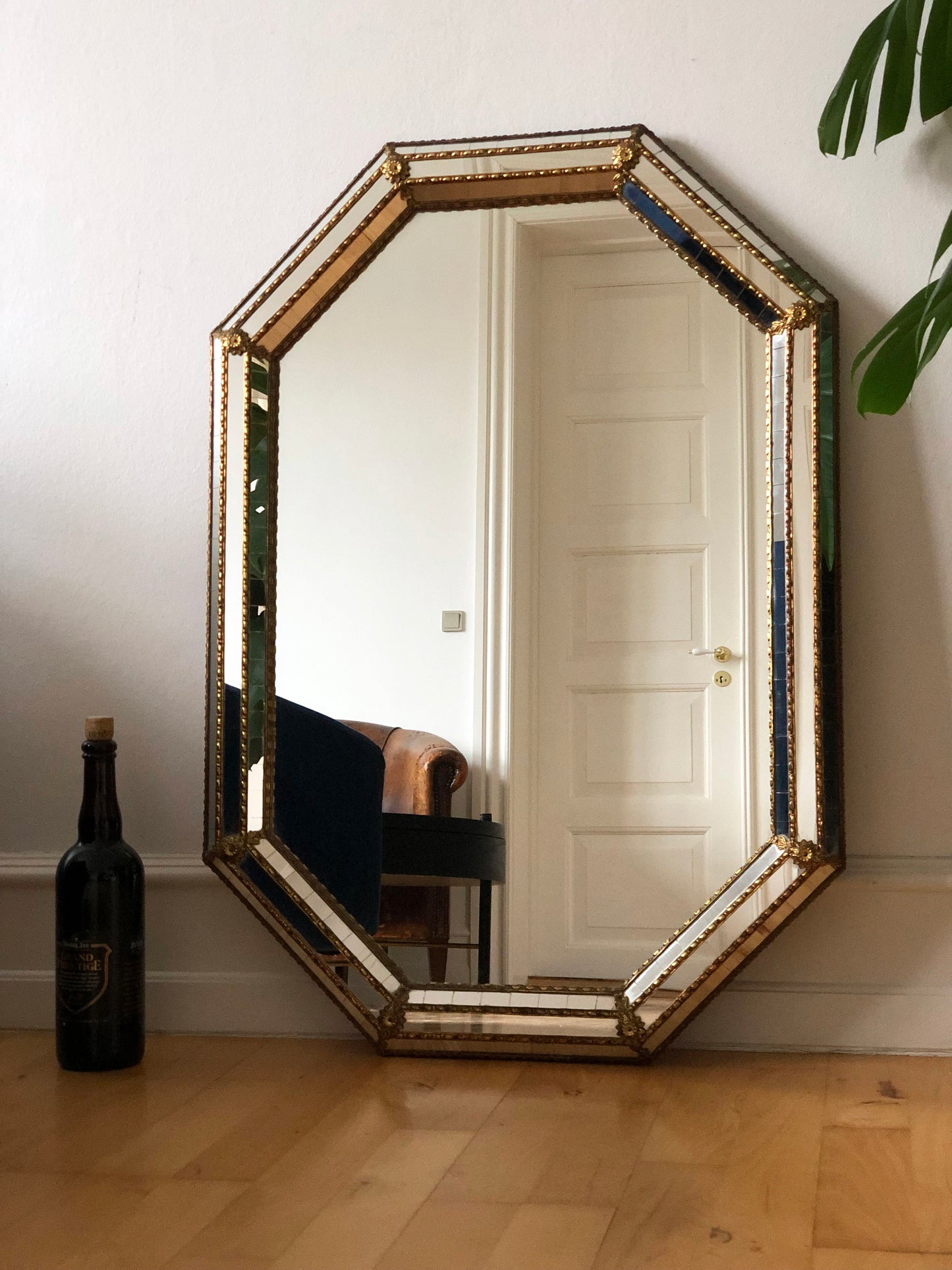 Large Vintage Venetian Octagonal Mirror Hollywood Regency in Gold Spain 1990s