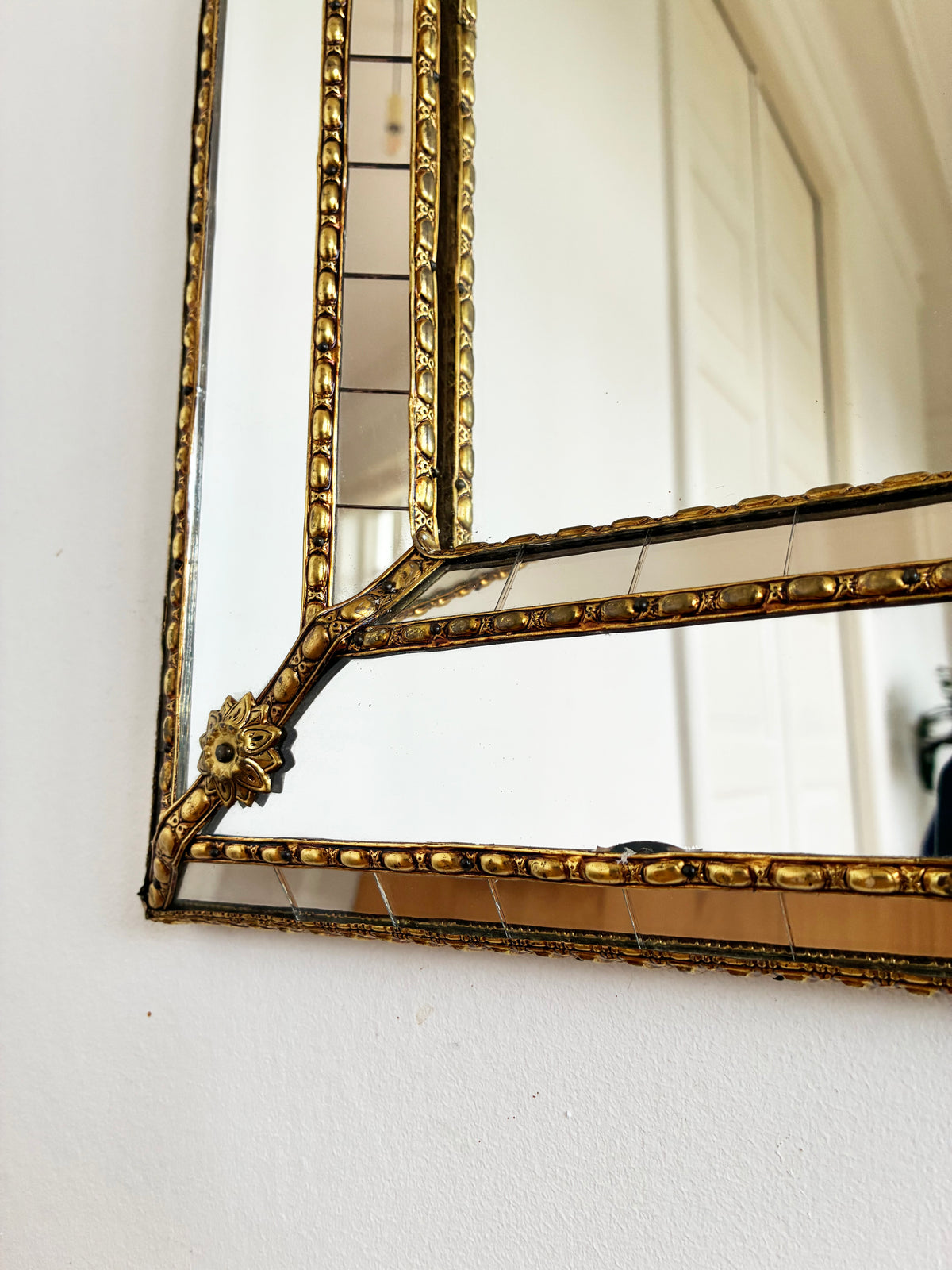 Large Vintage Spanish Venetian-Style Wall Mirror, Brass, 1980s Hollywood Regency