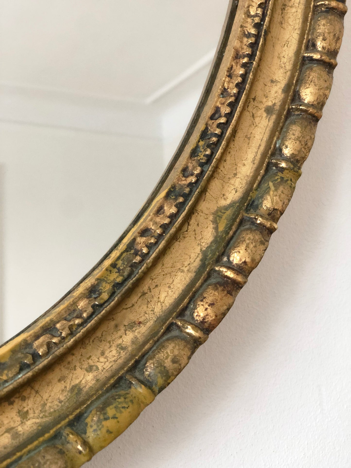 Vintage Italian Giltwood Oval Mirror – 1980s