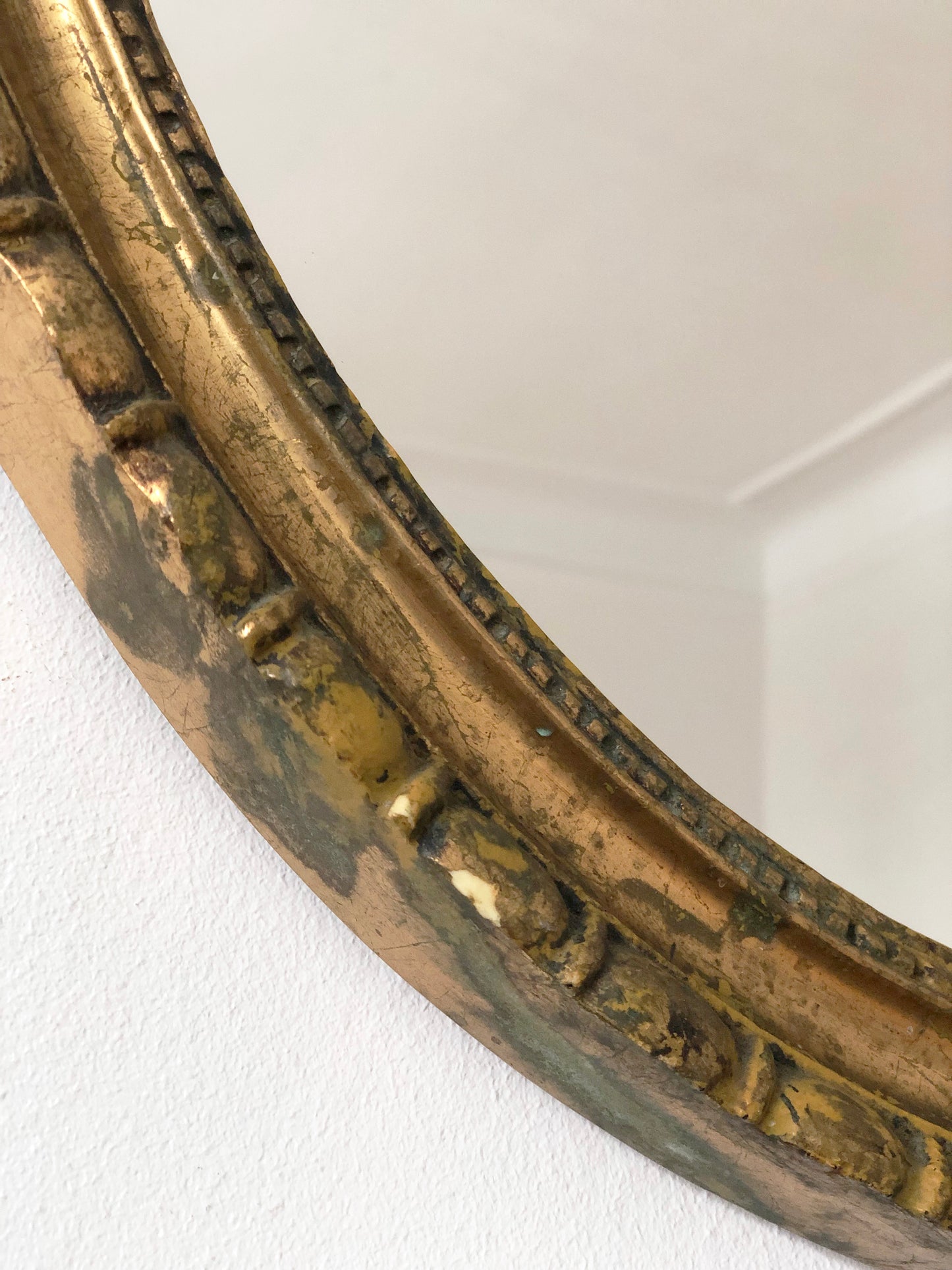Vintage Italian Giltwood Oval Mirror – 1980s
