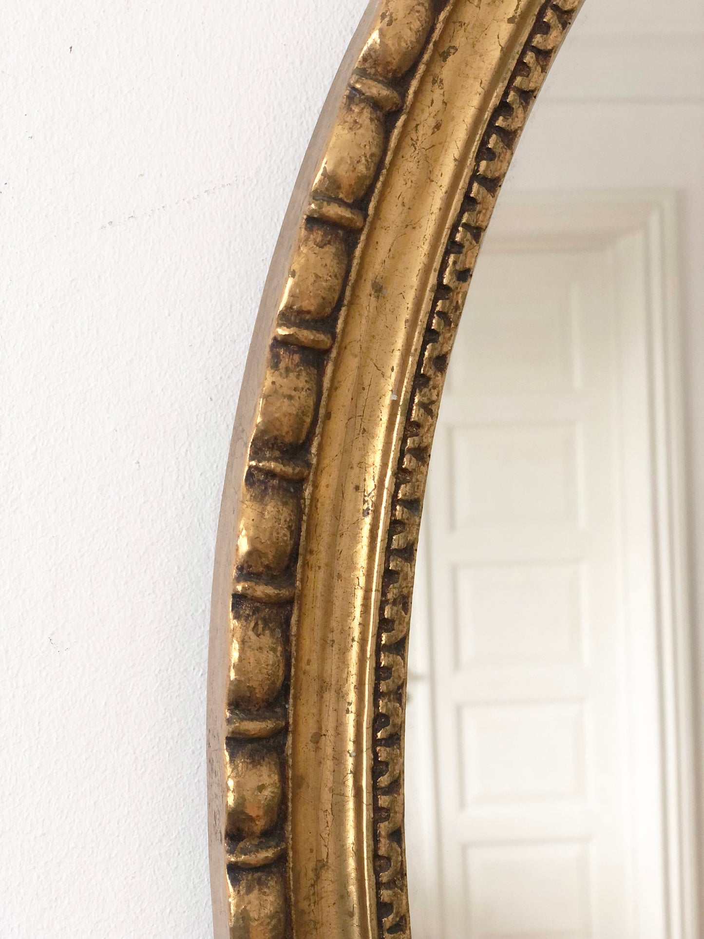 Vintage Italian Giltwood Oval Mirror – 1980s