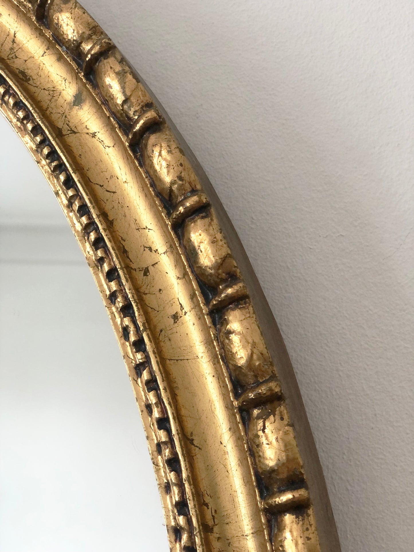 Vintage Italian Giltwood Oval Mirror – 1980s