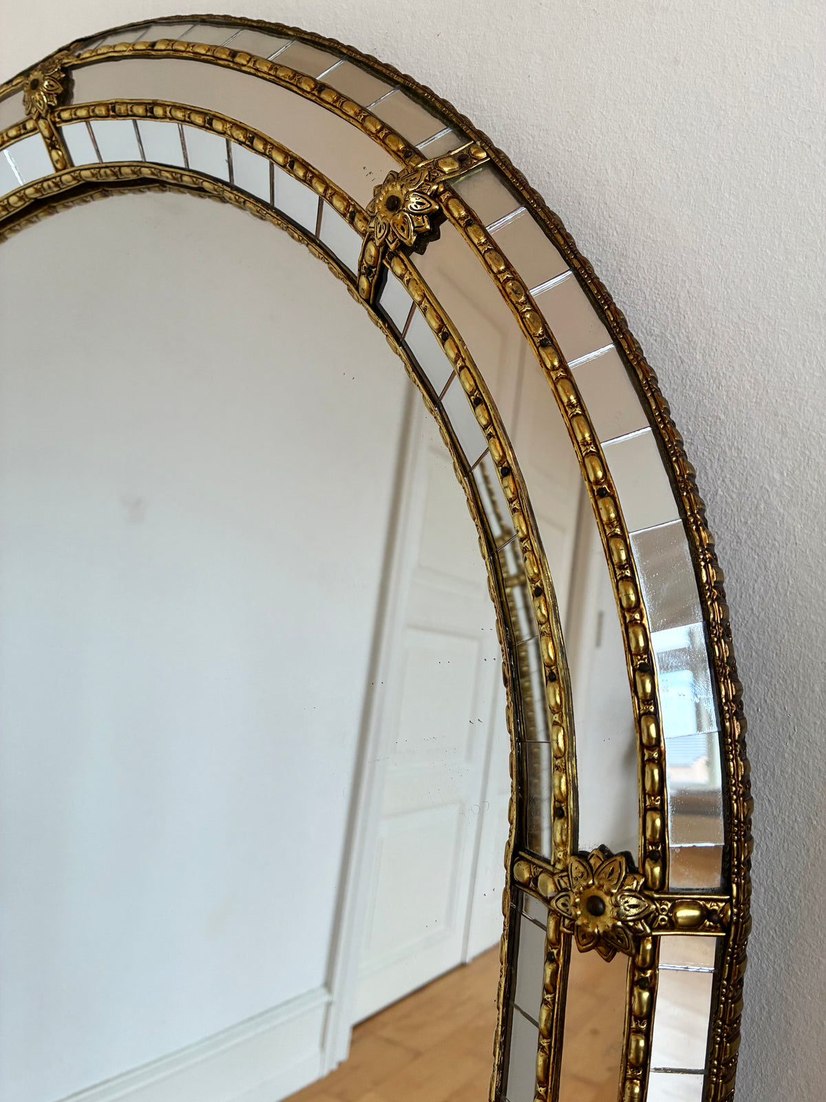 Large Vintage Spanish Venetian-Style Wall Mirror, Brass, 1980s Hollywood Regency