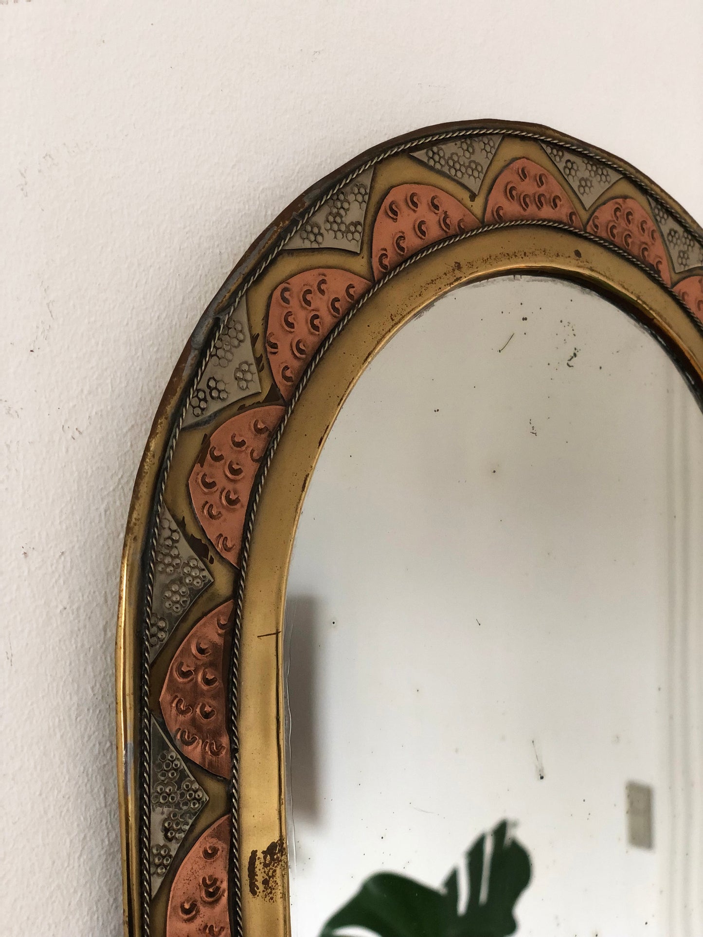 Vintage Arched Wall Mirror – Spanish, Hollywood Regency, Moroccan-inspired 1960s