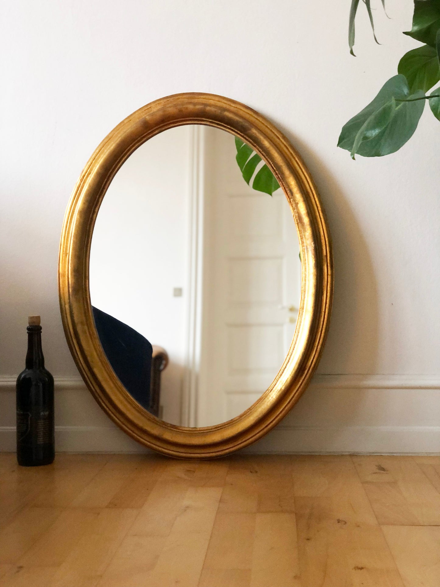 Vintage Oval Giltwood Mirror – Hollywood Regency, Belgium, 1970s