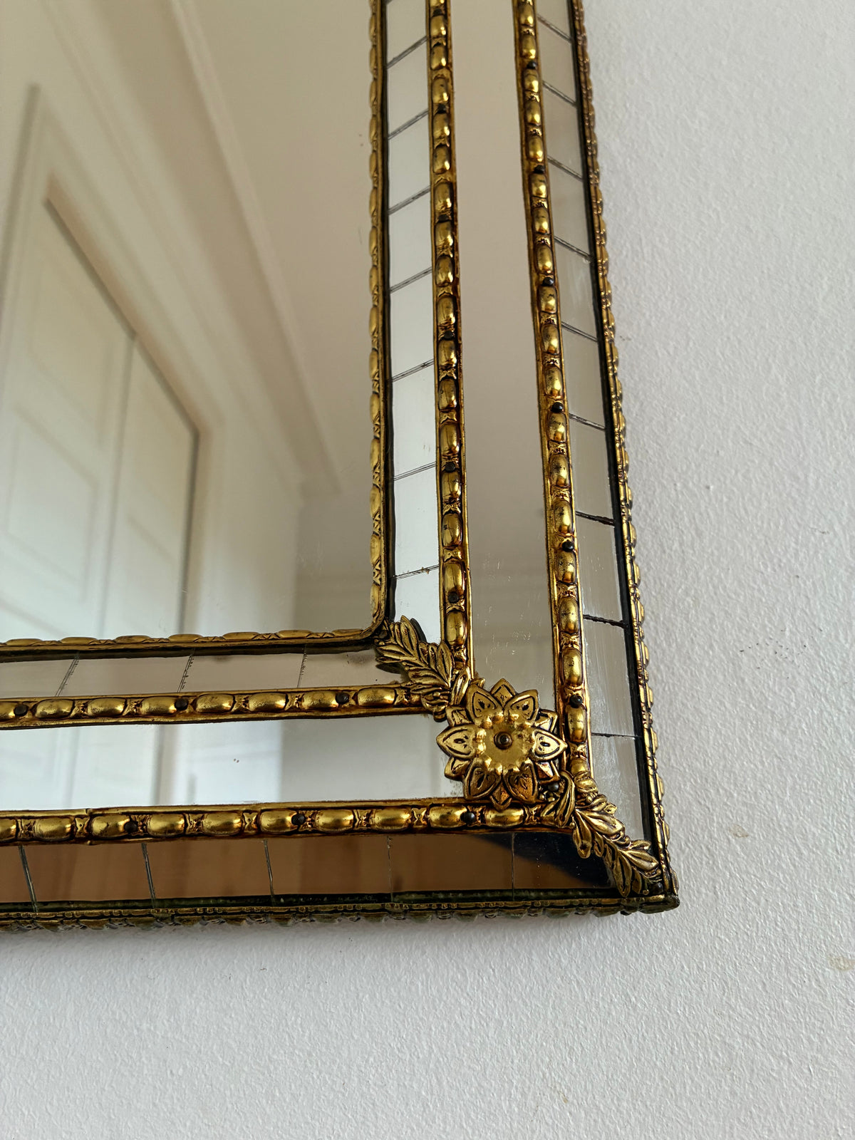 Vintage Spanish Venetian-Style Arched Wall Mirror, Brass, 1980s Hollywood Regency