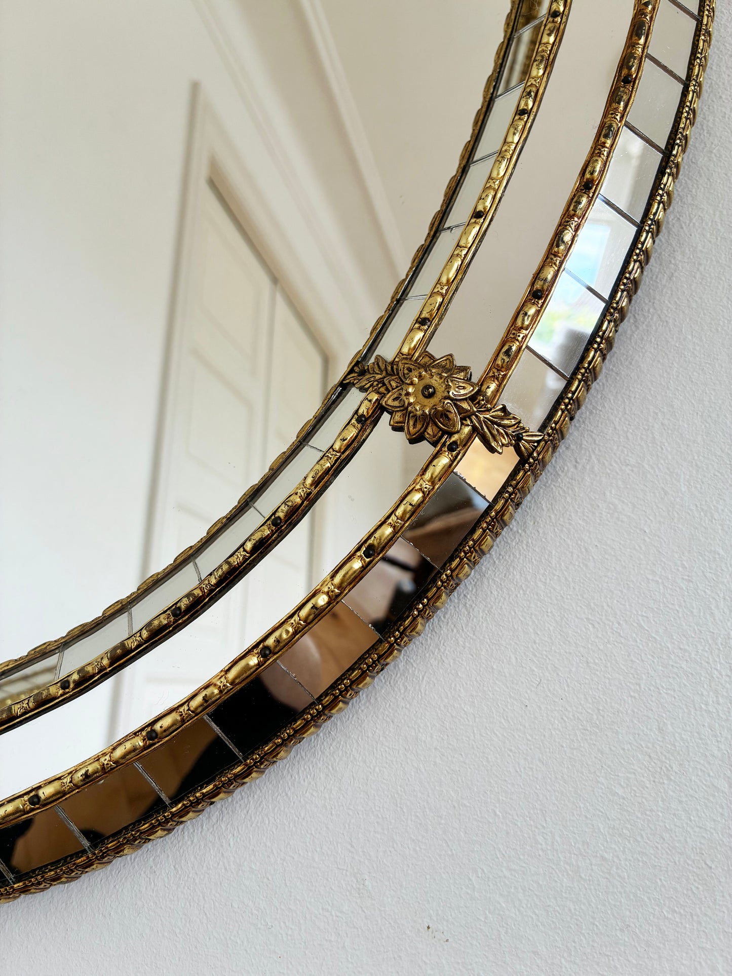 Vintage Spanish Venetian-Style Wall Mirror, Oval, Brass, 1980s Hollywood Regency
