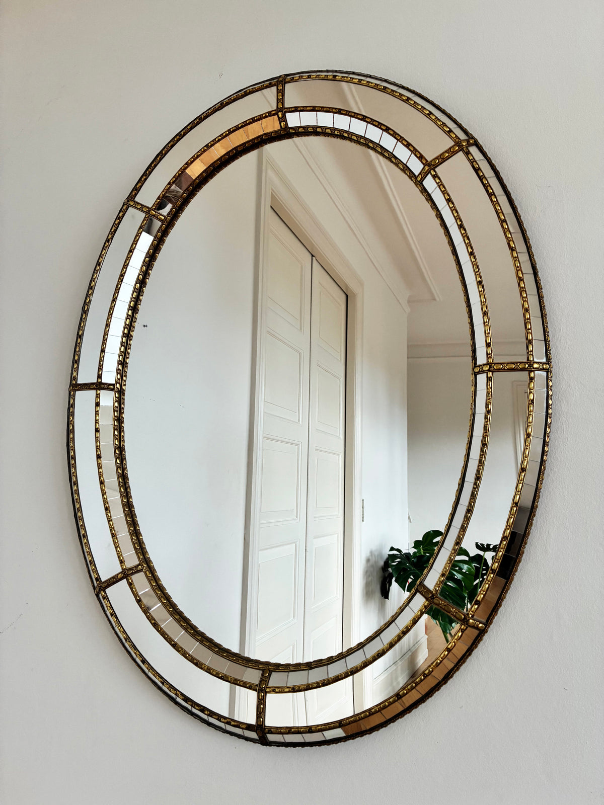 Vintage Spanish Venetian-Style Wall Mirror, Oval, Brass, 1980s Hollywood Regency