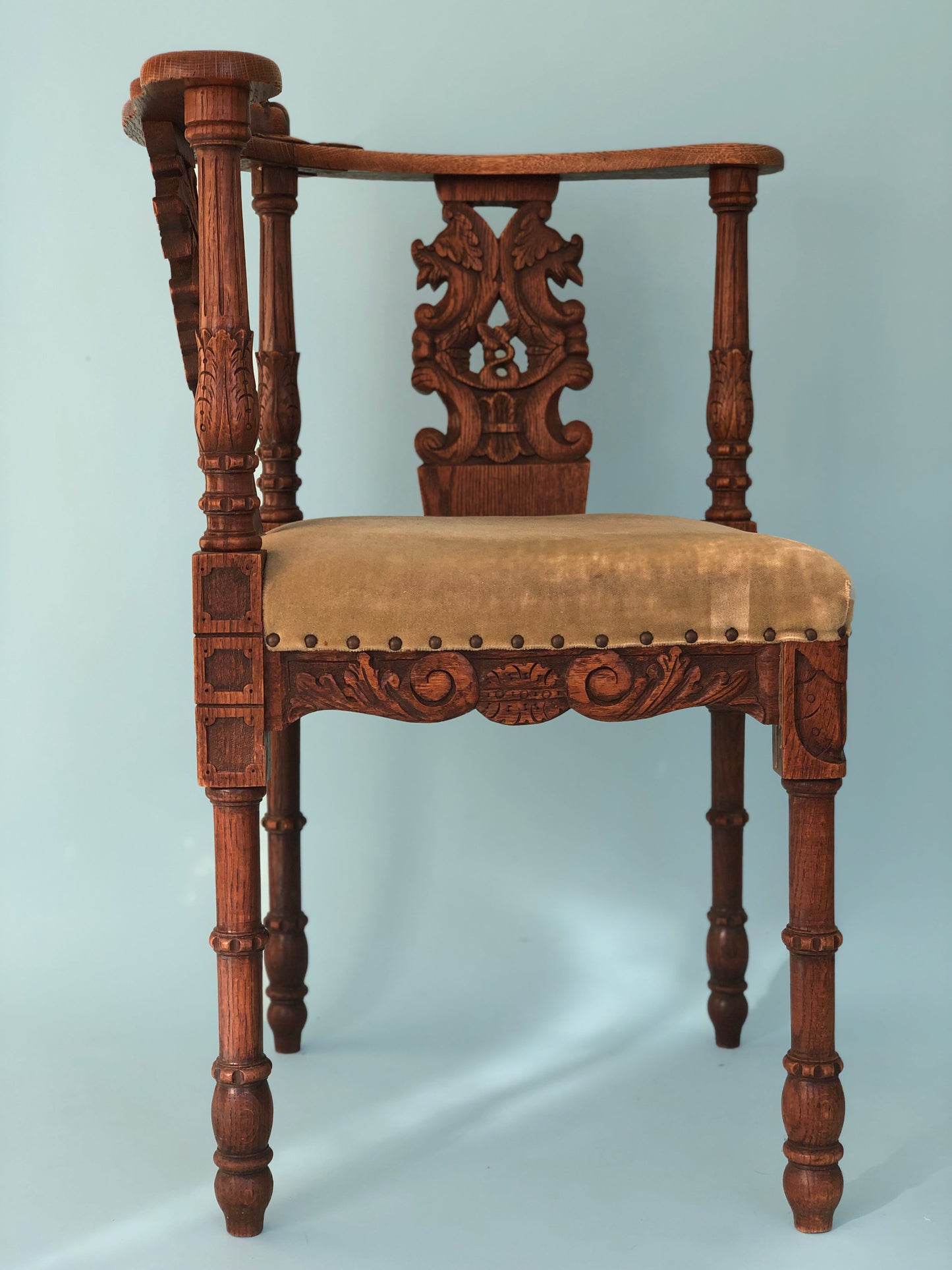 Victorian Carved Oak Corner Chair Cherub Head 1920s